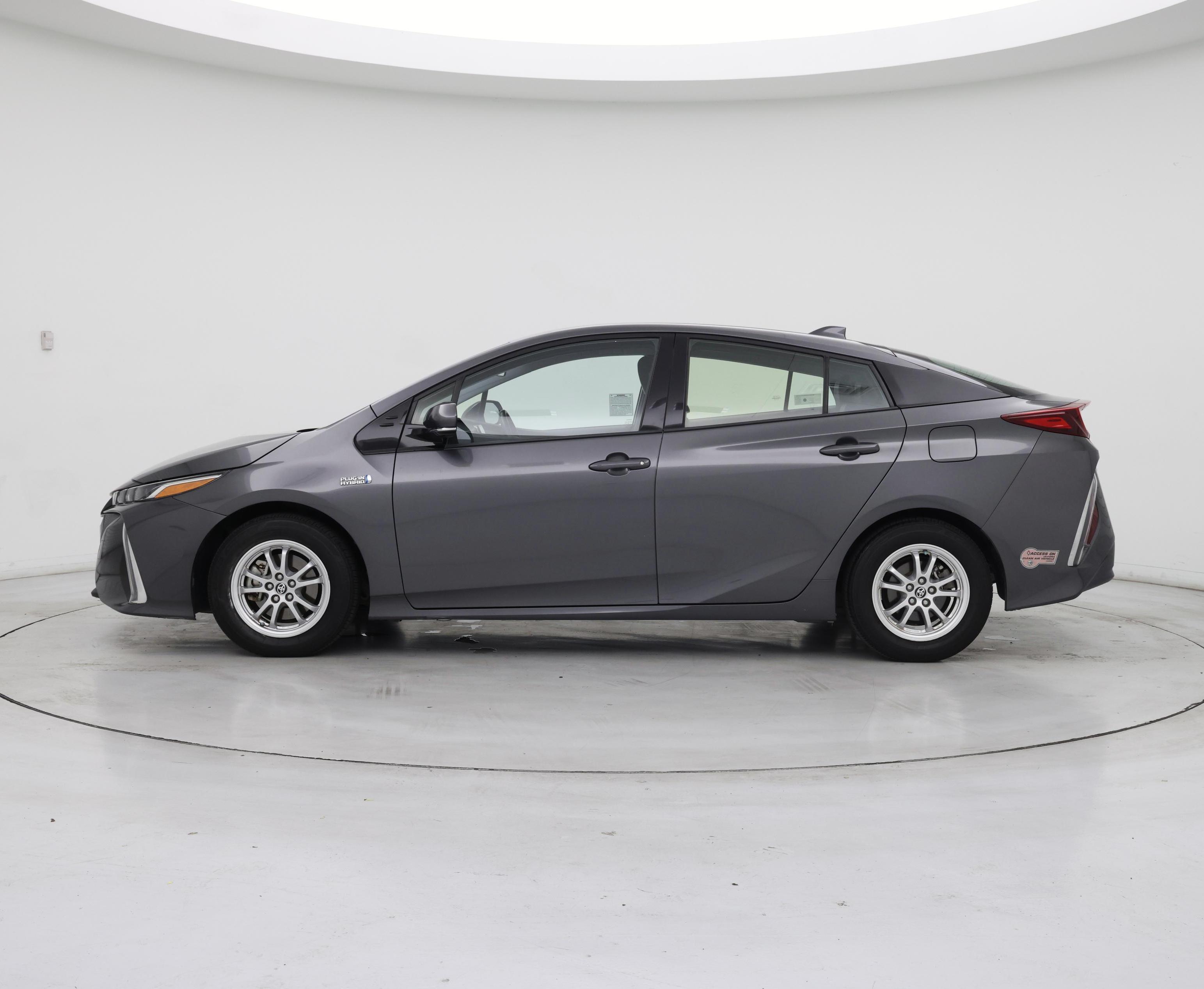 Thumbnail: 2020 Toyota Prius Prime - 3