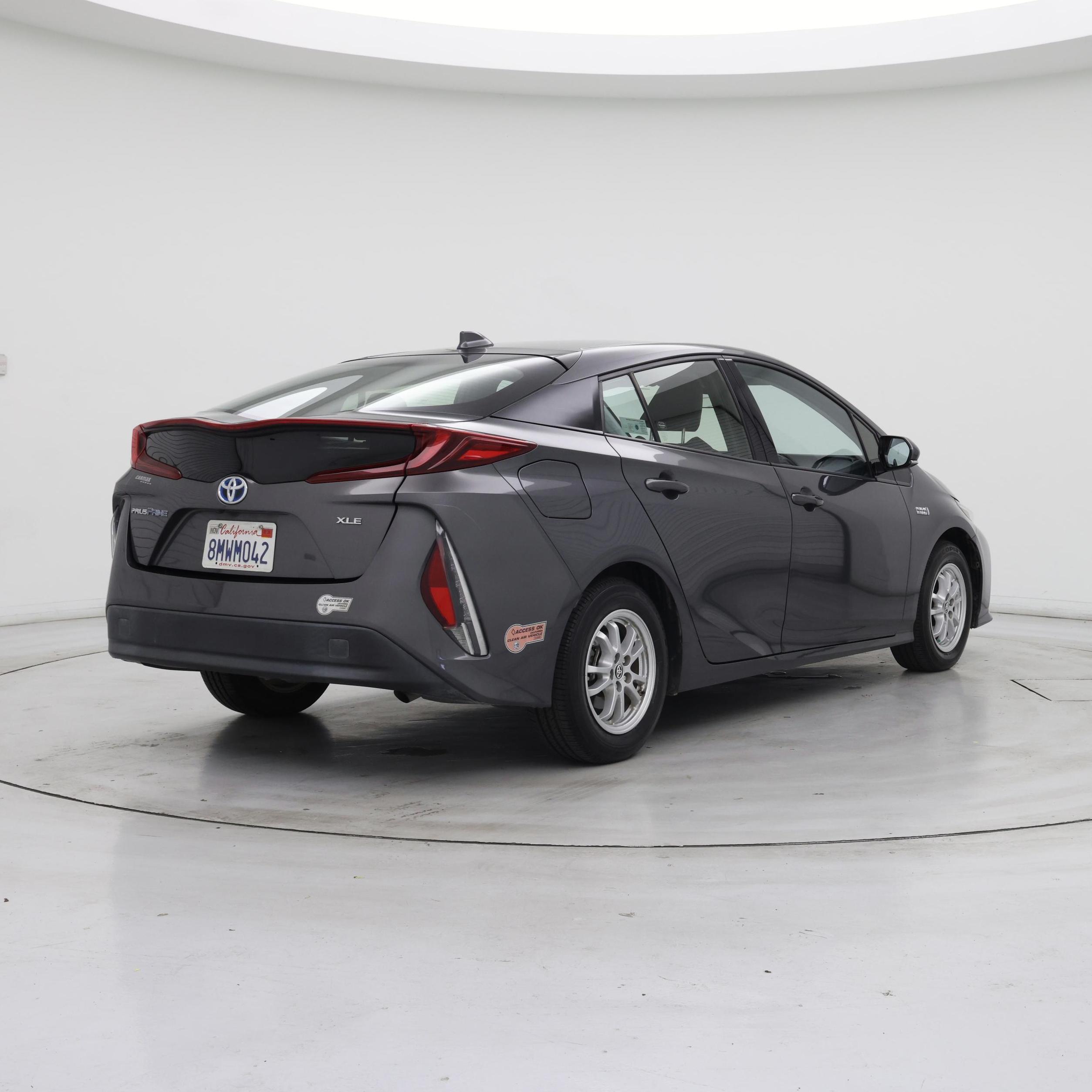 Thumbnail: 2020 Toyota Prius Prime - 8