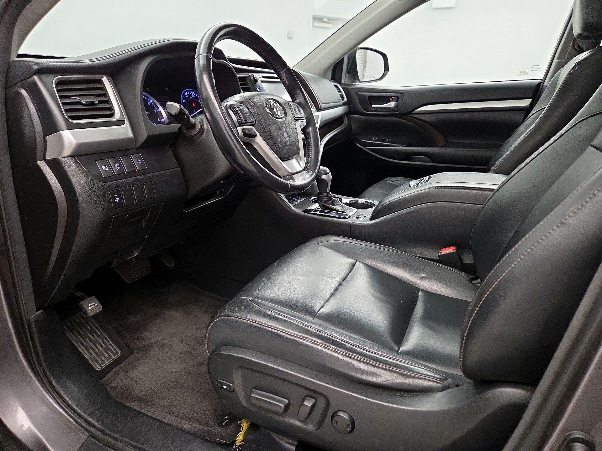 Thumbnail: 2018 Toyota Highlander - 11