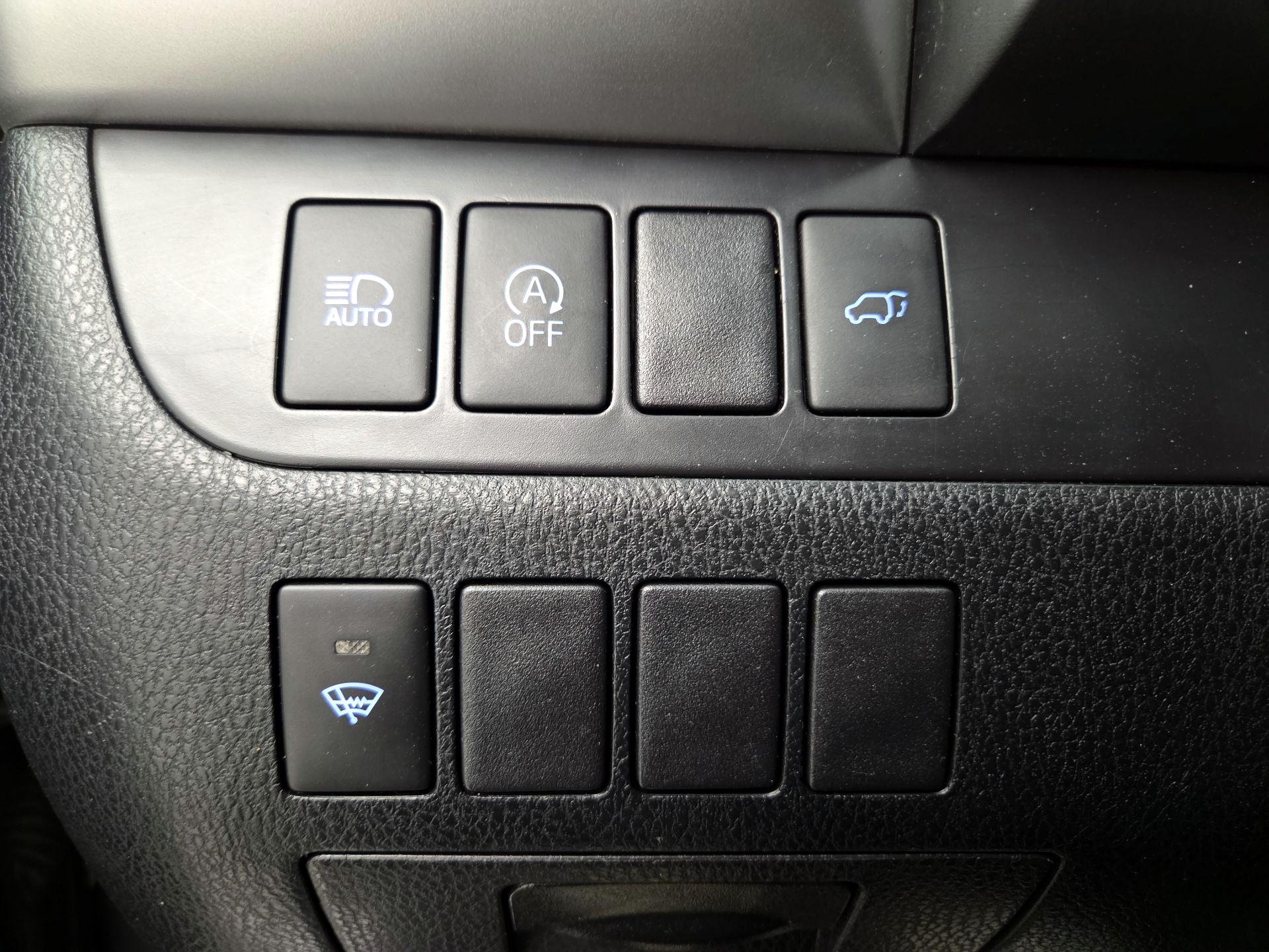 Thumbnail: 2018 Toyota Highlander - 13