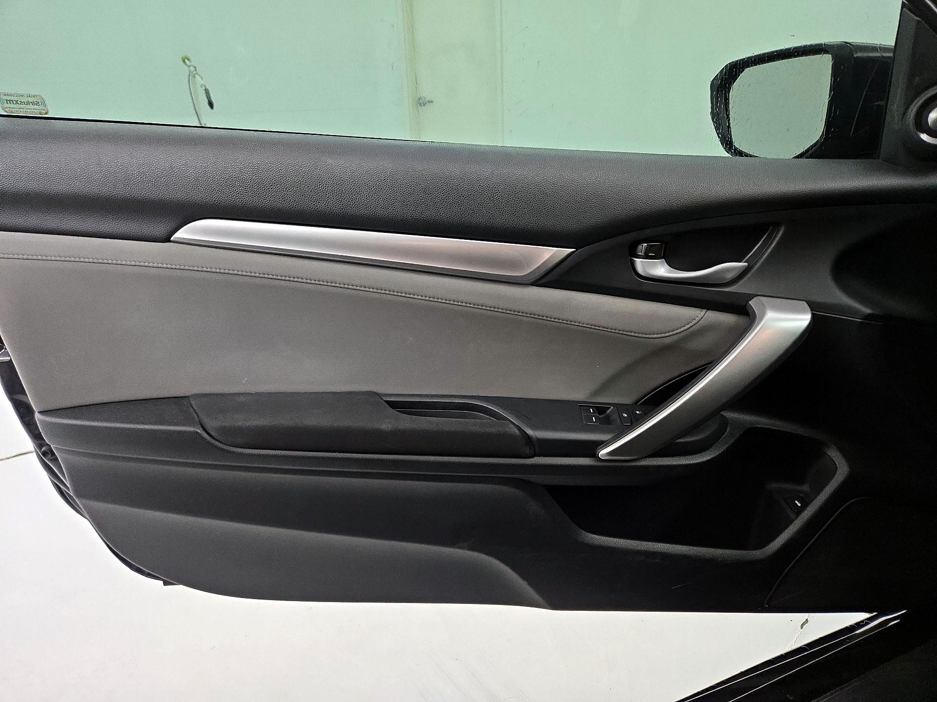 Thumbnail: 2017 Honda Civic - 12