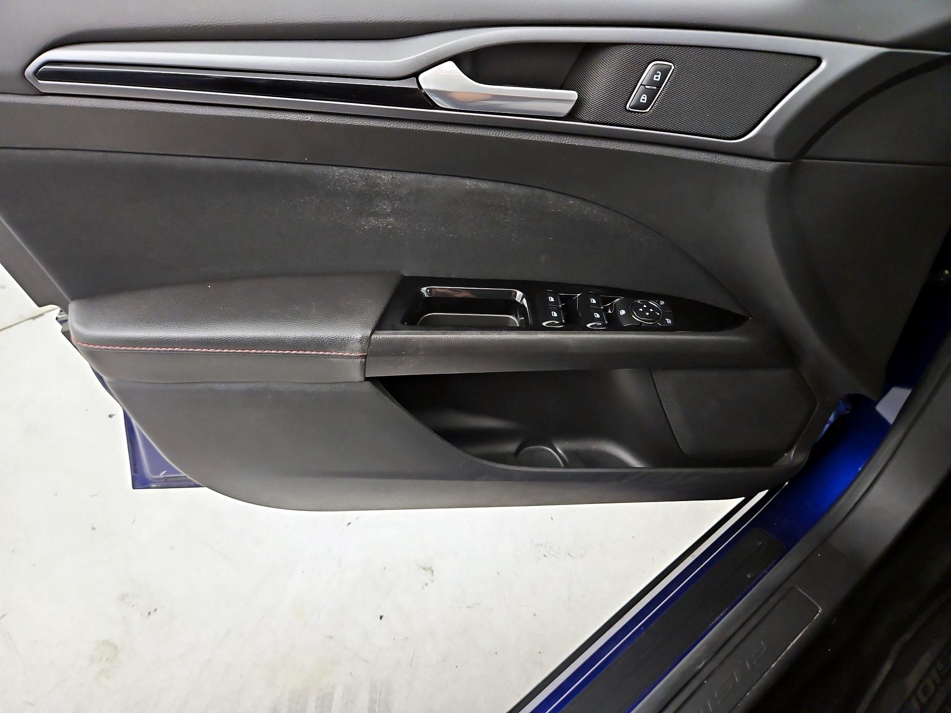 Thumbnail: 2016 Ford Fusion - 12