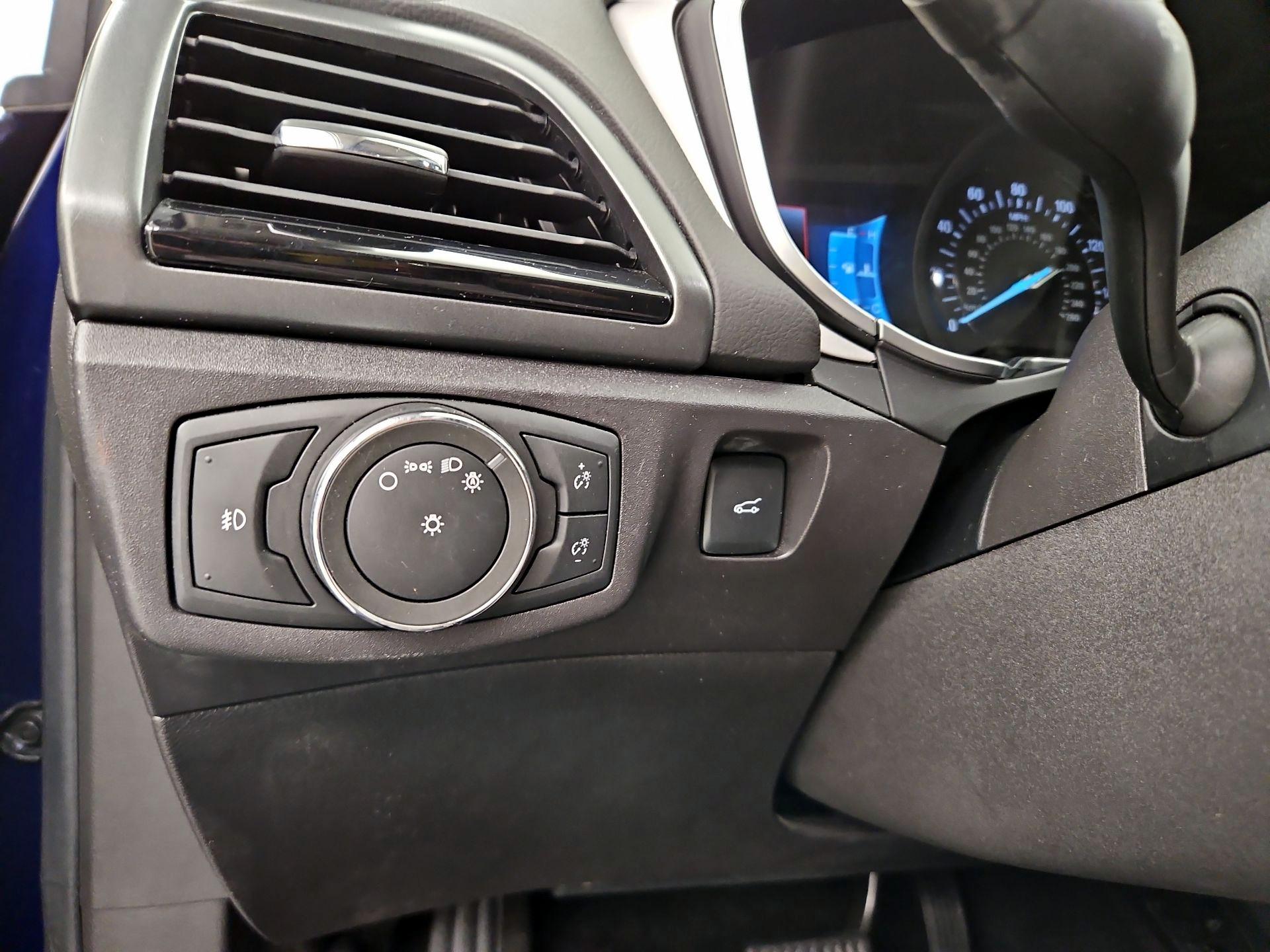 Thumbnail: 2016 Ford Fusion - 13