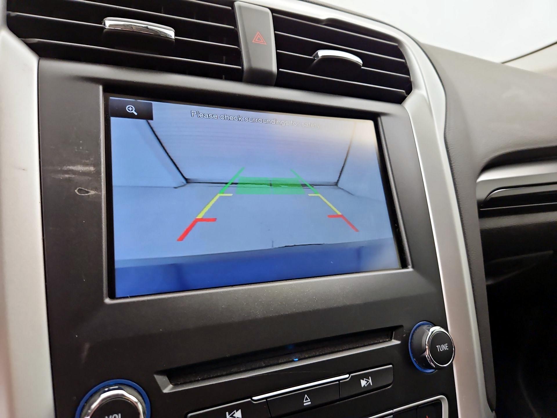 Thumbnail: 2016 Ford Fusion - 14