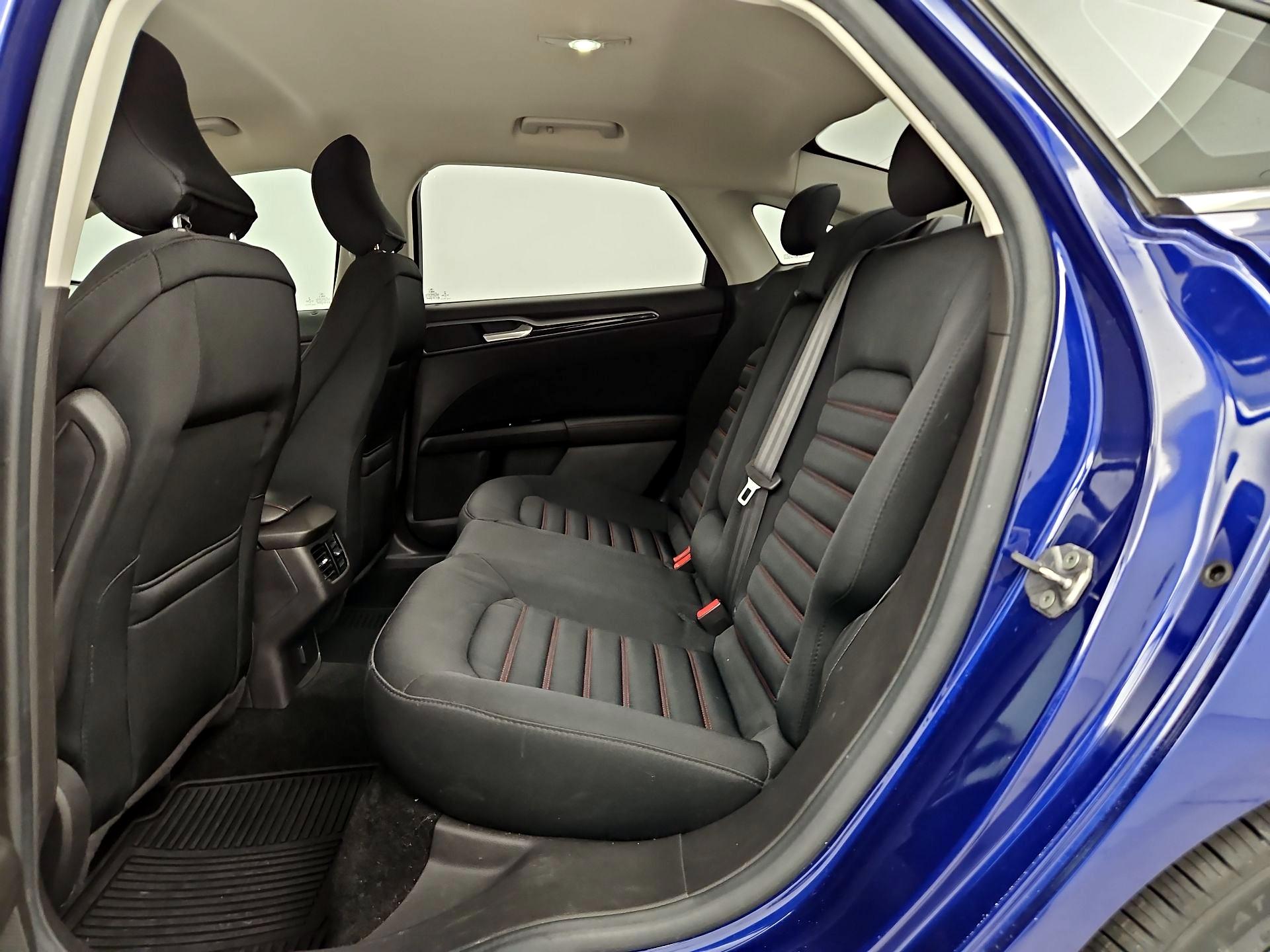 Thumbnail: 2016 Ford Fusion - 19