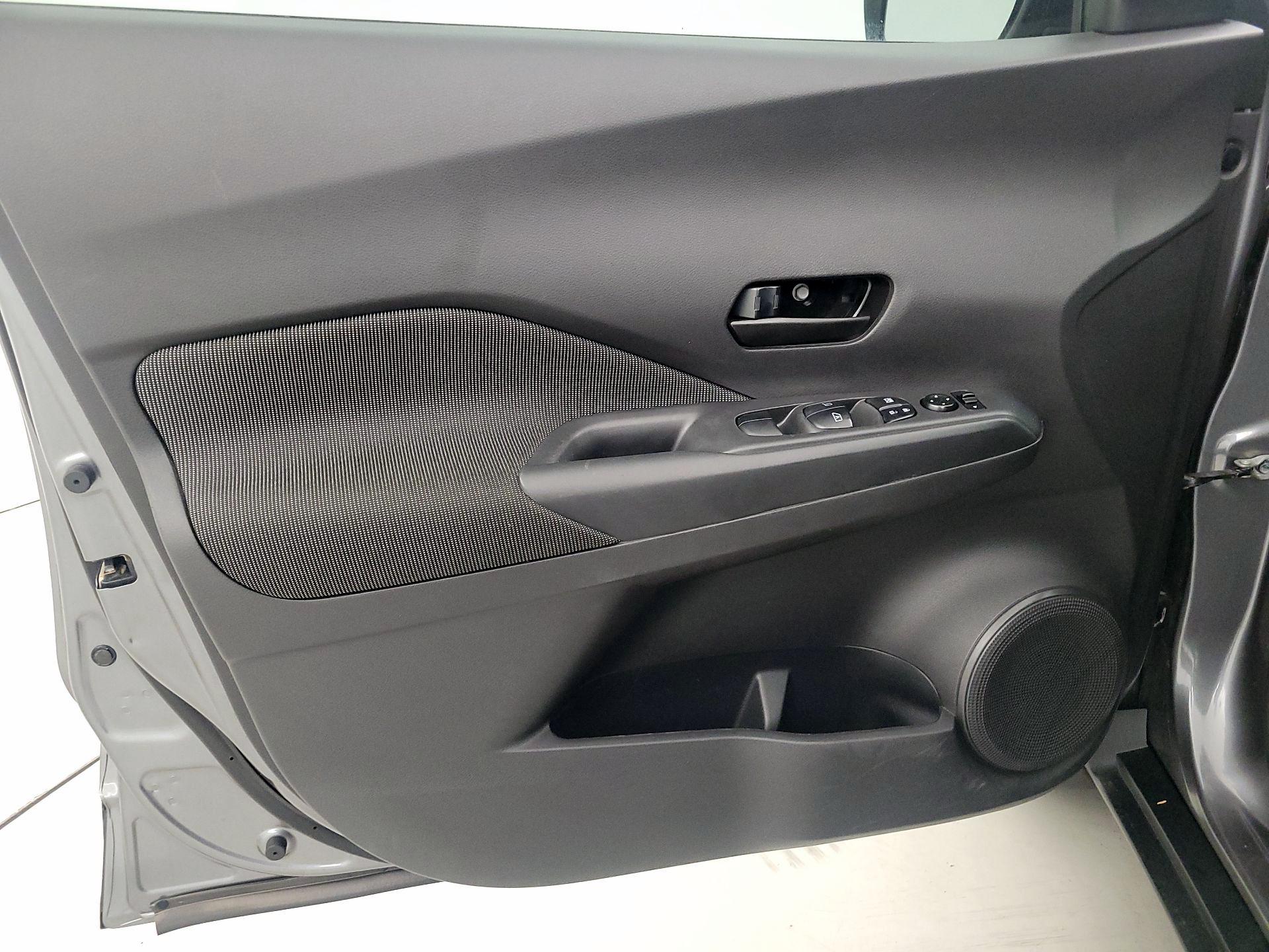 Thumbnail: 2020 Nissan Kicks - 12