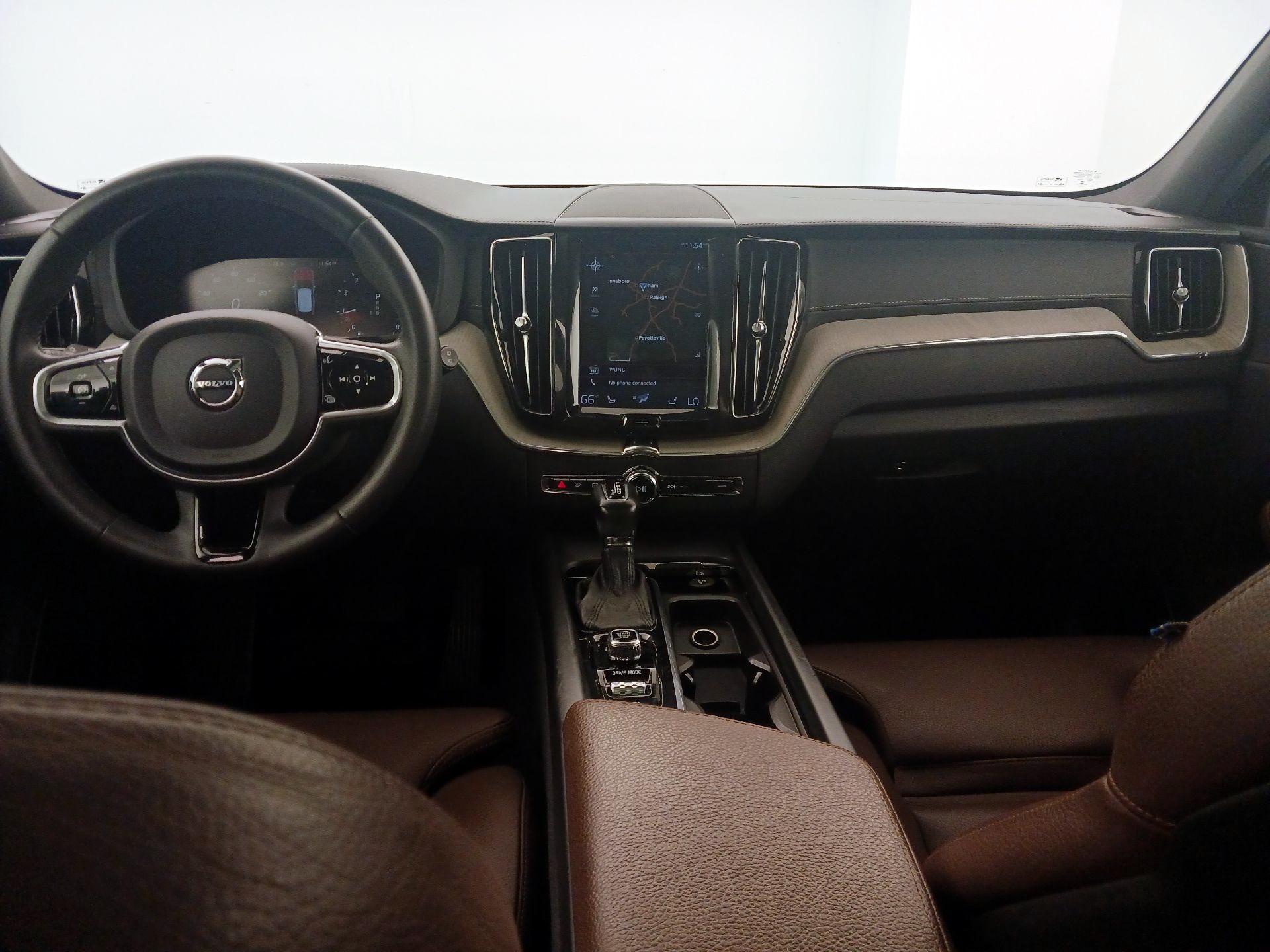 Thumbnail: 2018 Volvo XC60 - 9