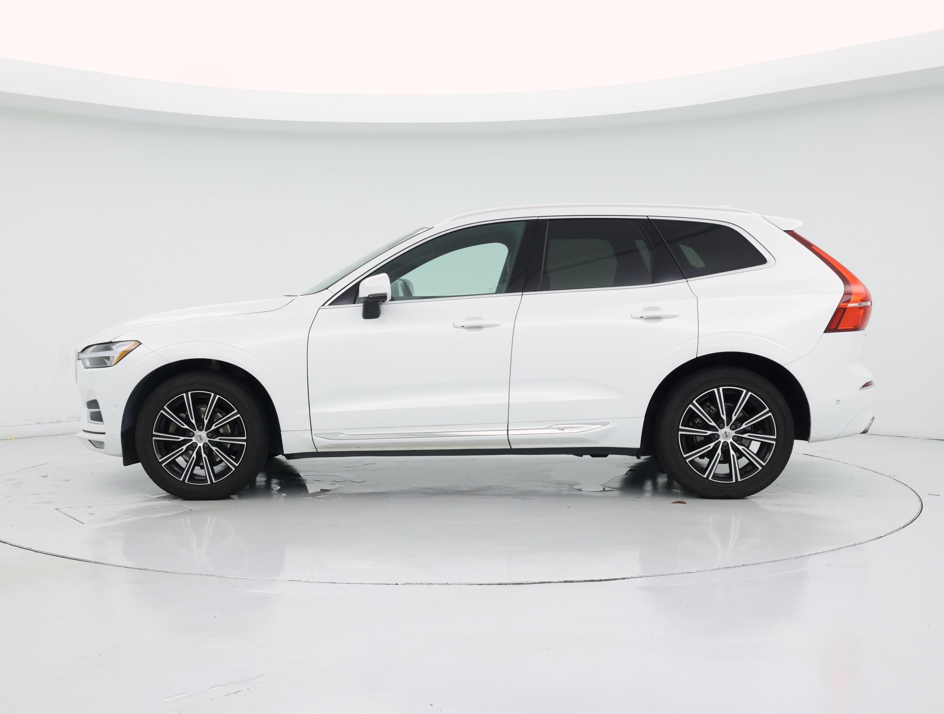 Thumbnail: 2018 Volvo XC60 - 3