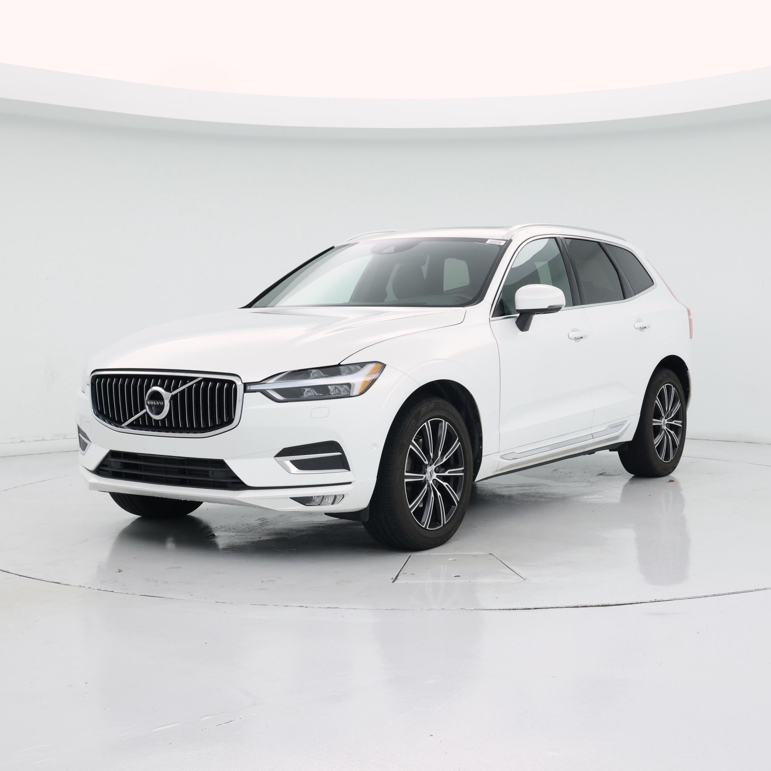 Thumbnail: 2018 Volvo XC60 - 4