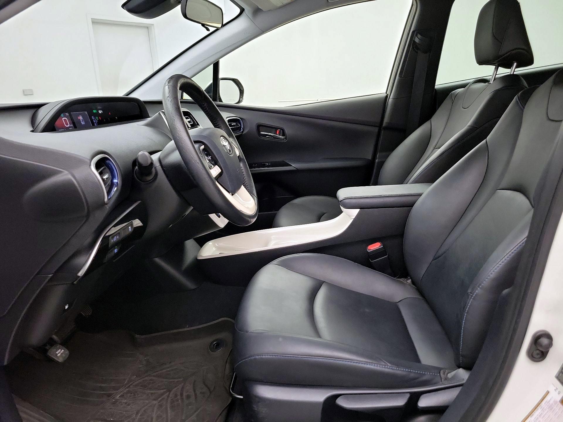 Thumbnail: 2016 Toyota Prius - 11