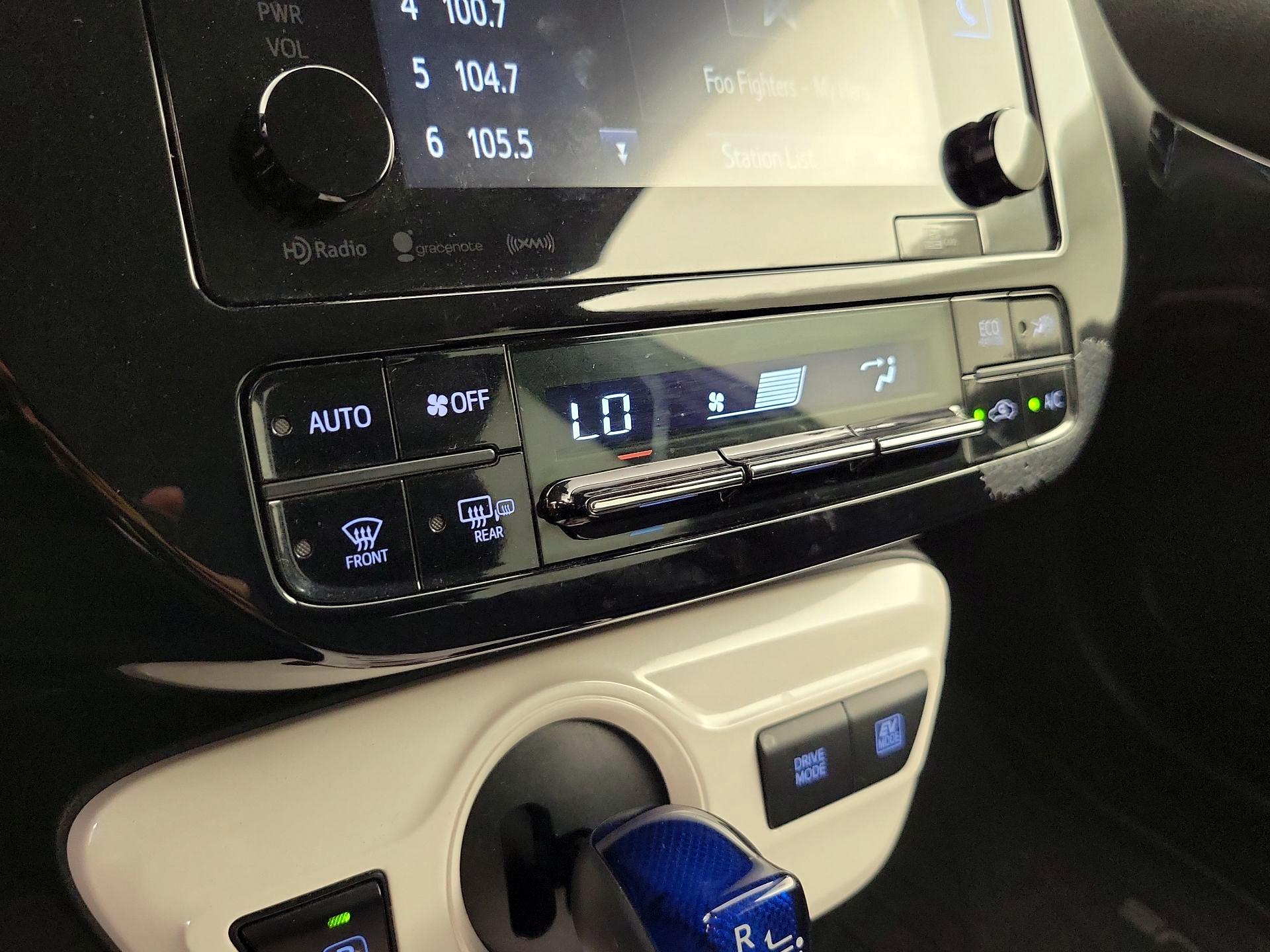 Thumbnail: 2016 Toyota Prius - 17
