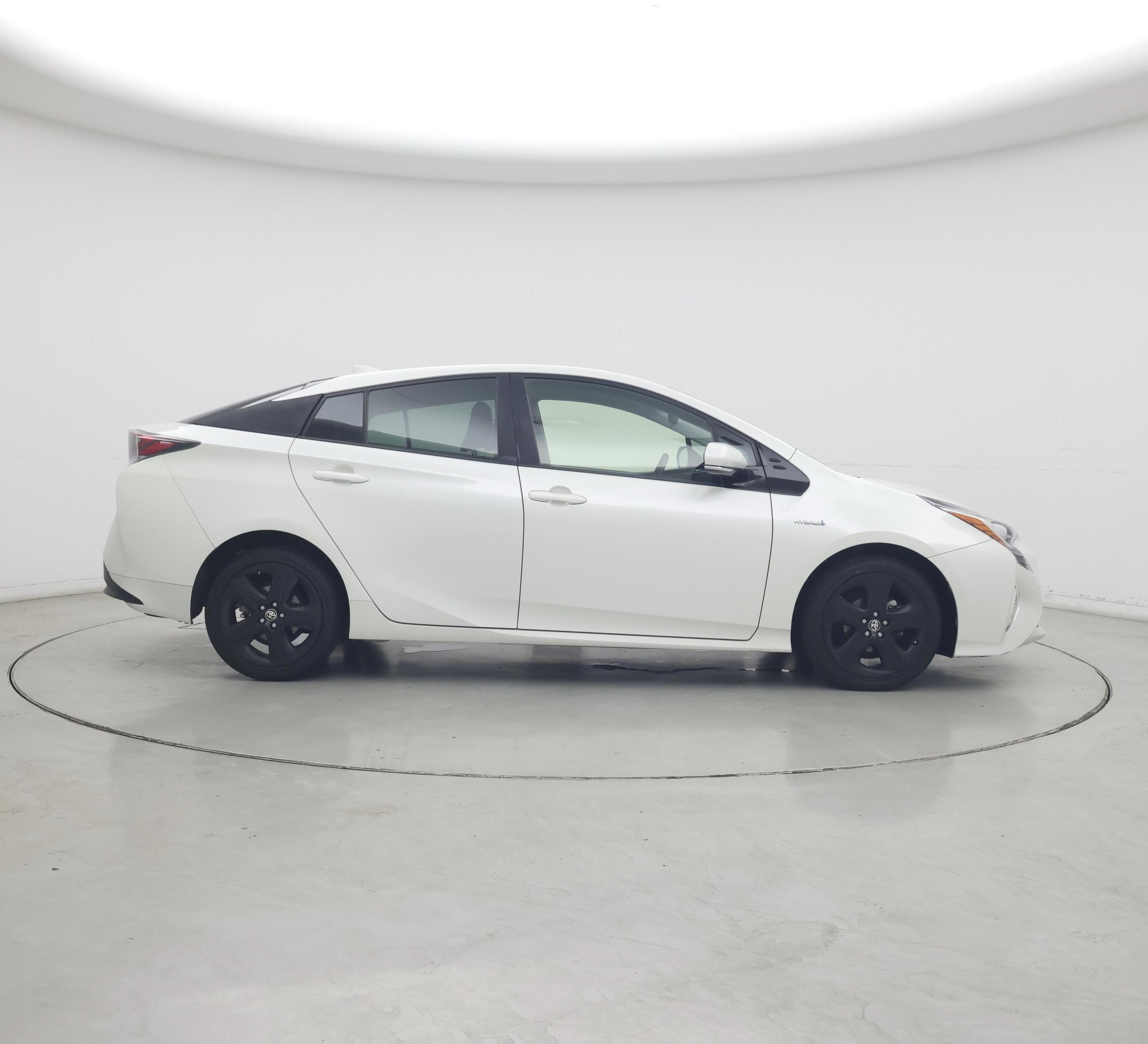 Thumbnail: 2016 Toyota Prius - 7