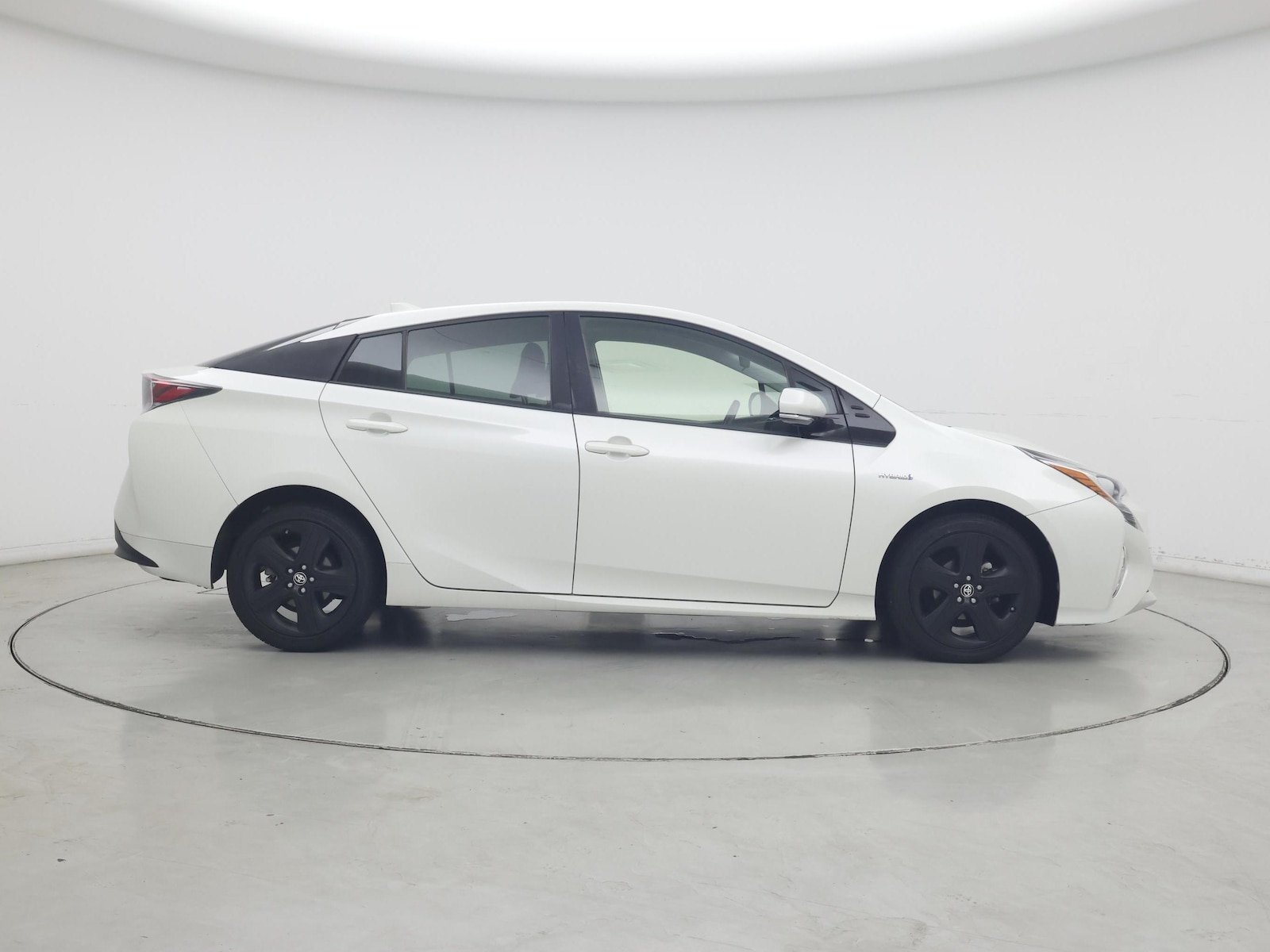2016 Toyota Prius Three - Photo 8
