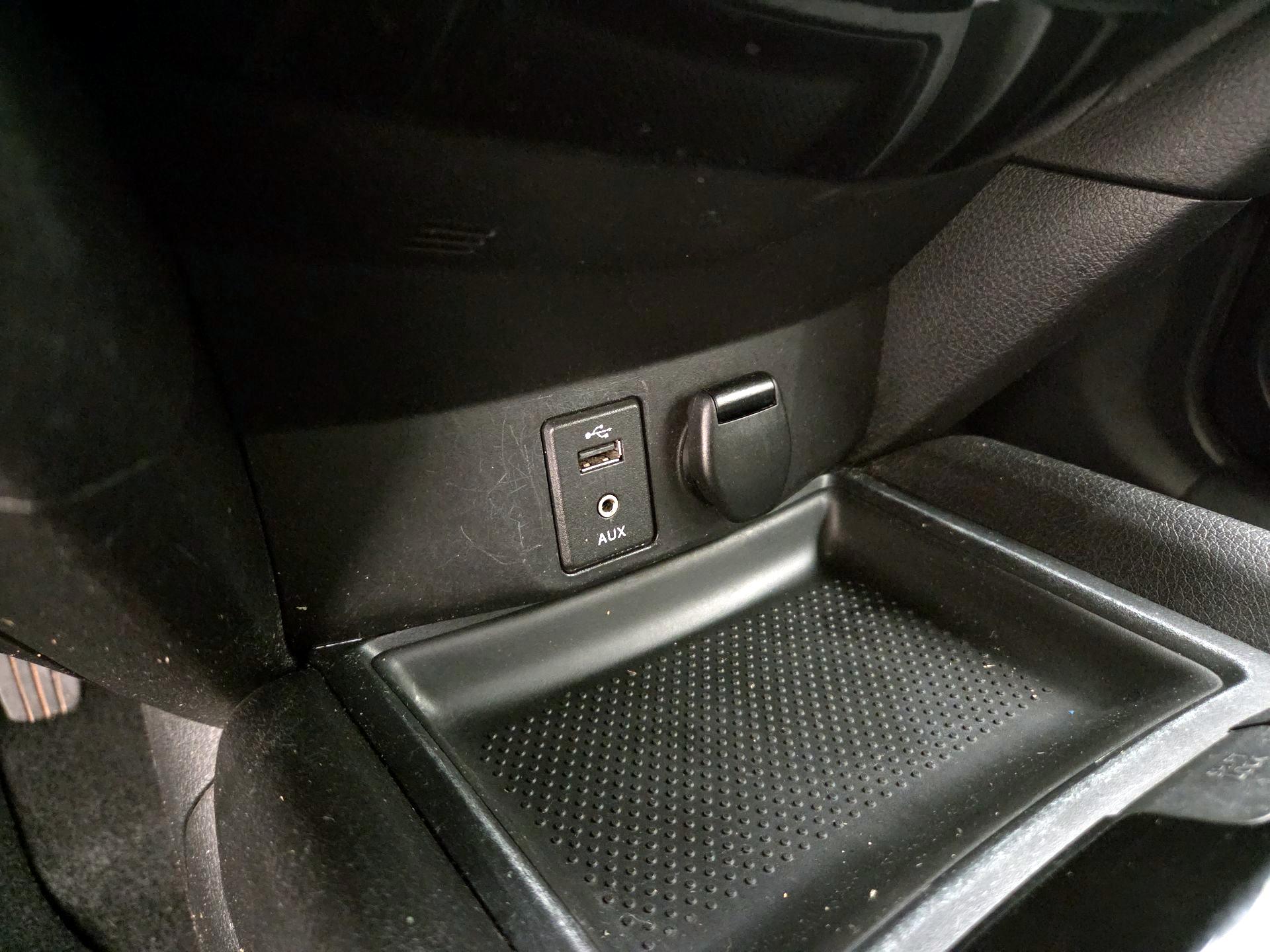 Thumbnail: 2014 Nissan Rogue - 18