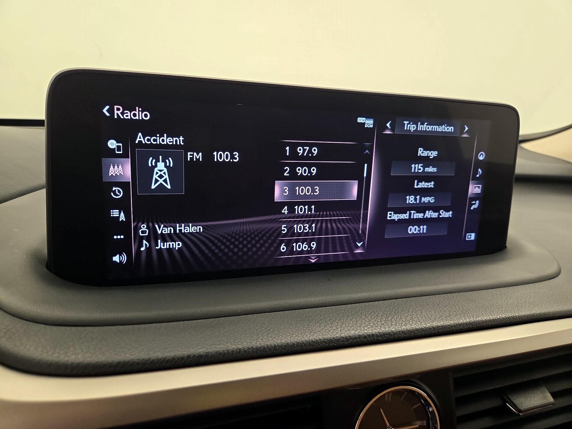 Thumbnail: 2021 Lexus RX - 16