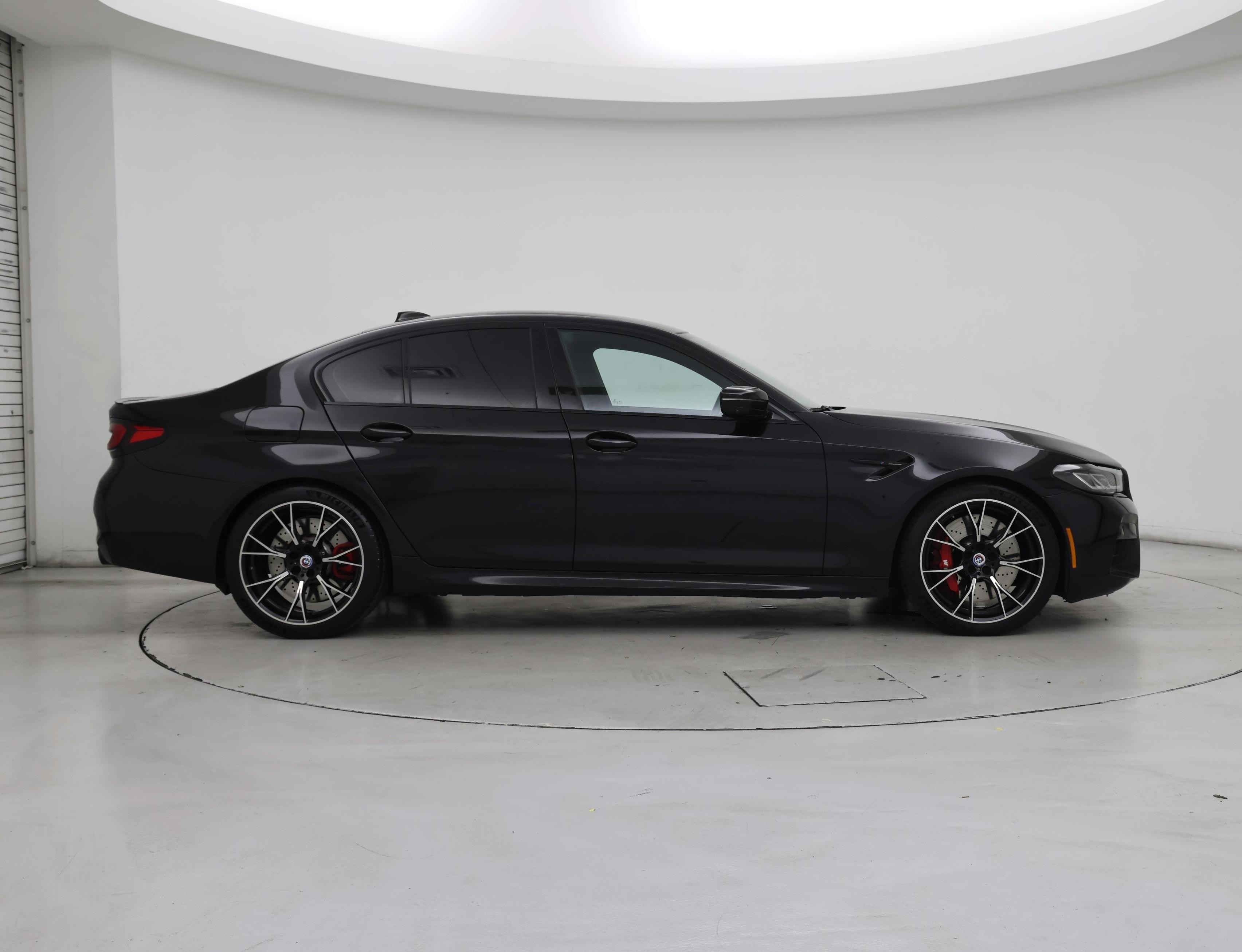 Thumbnail: 2023 BMW M5 - 7