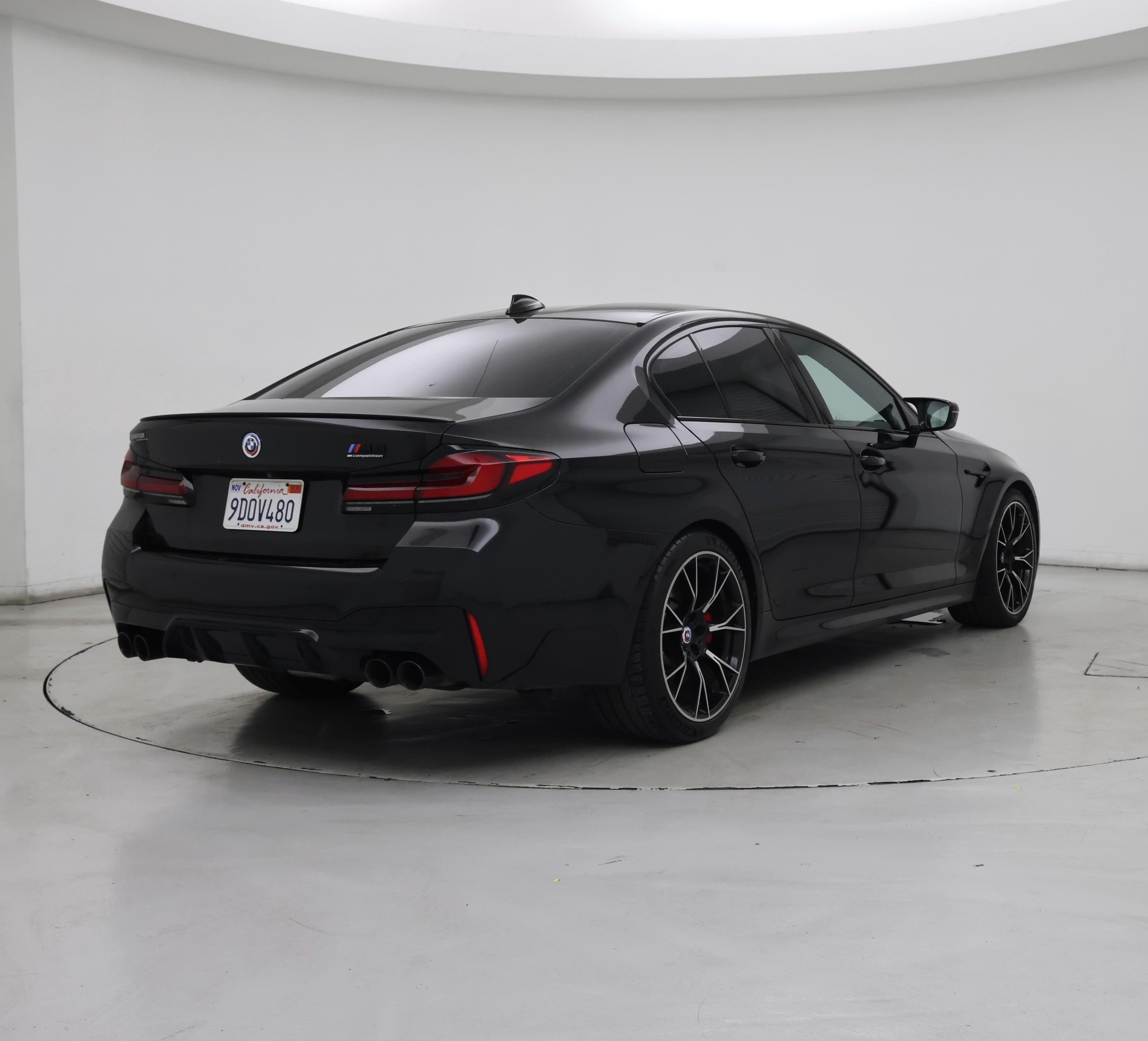 Thumbnail: 2023 BMW M5 - 8