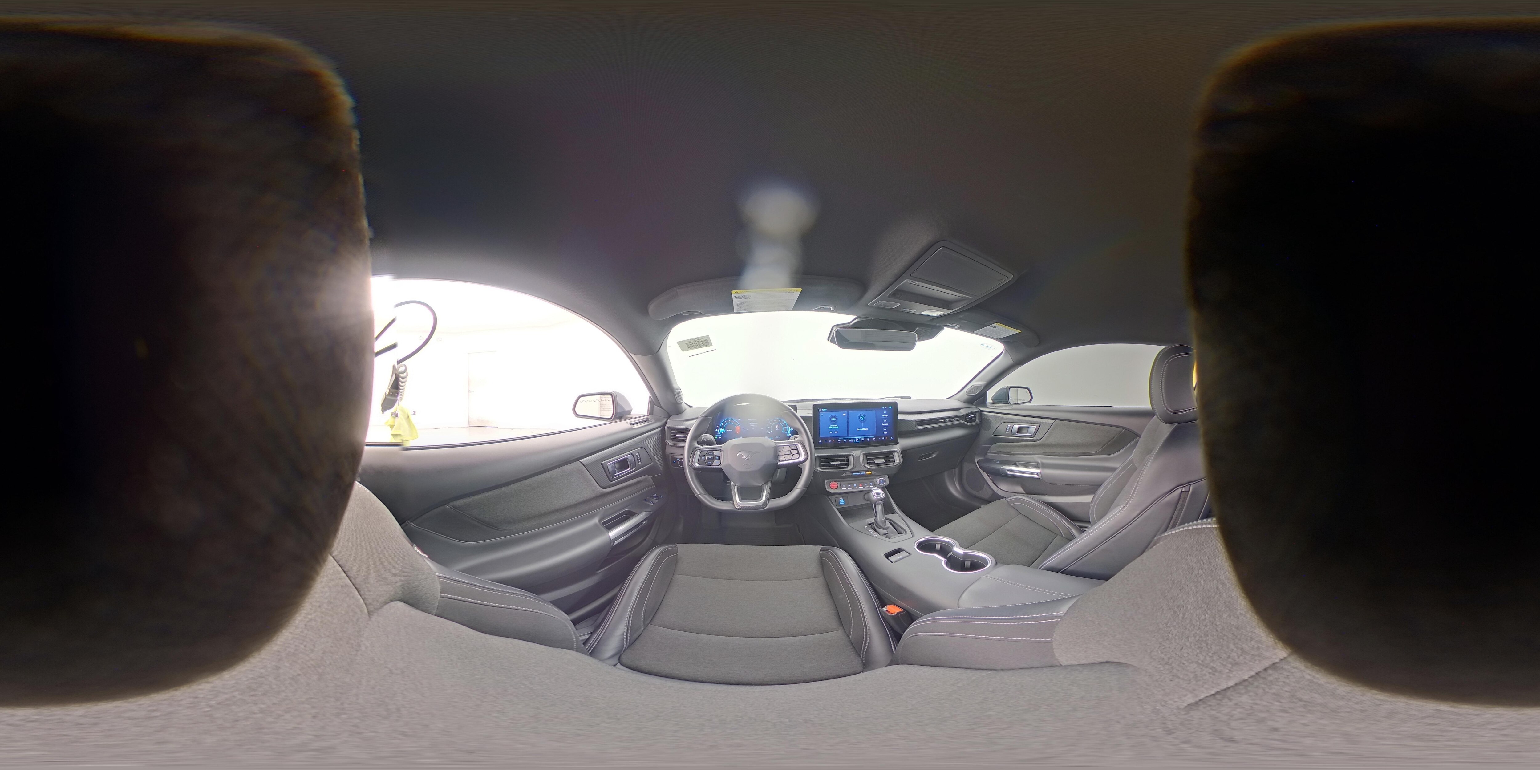 2024 Ford Mustang EcoBoost - Photo 25