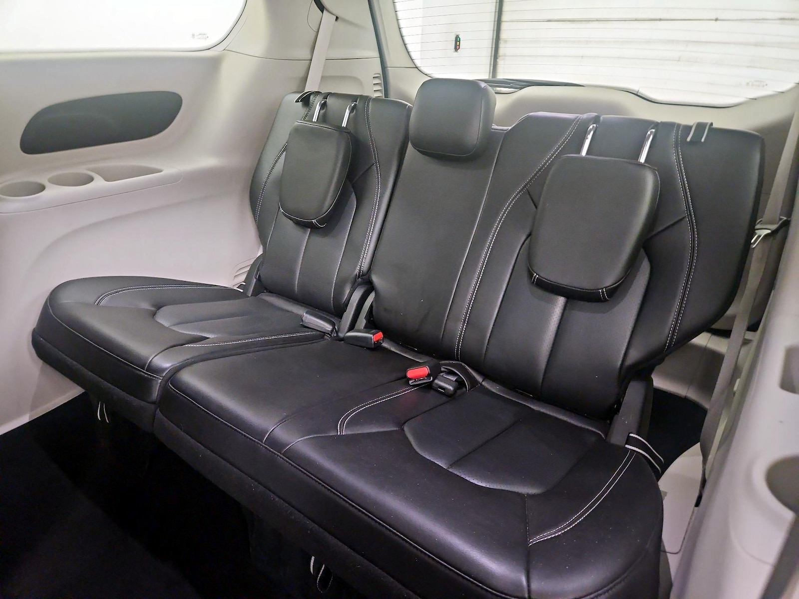 2023 Chrysler Pacifica Hybrid Touring L - Photo 21