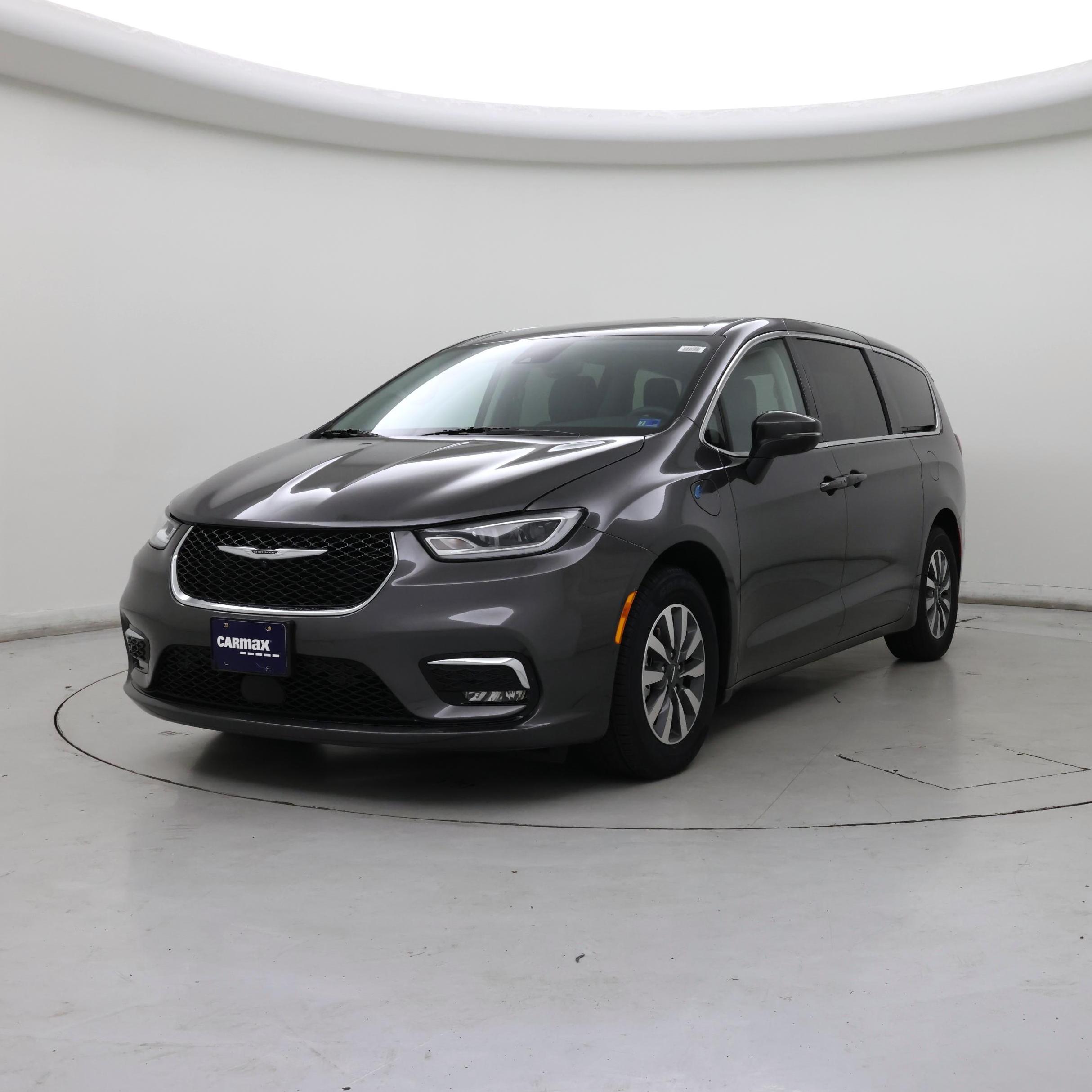 Thumbnail: 2023 Chrysler Pacifica - 4