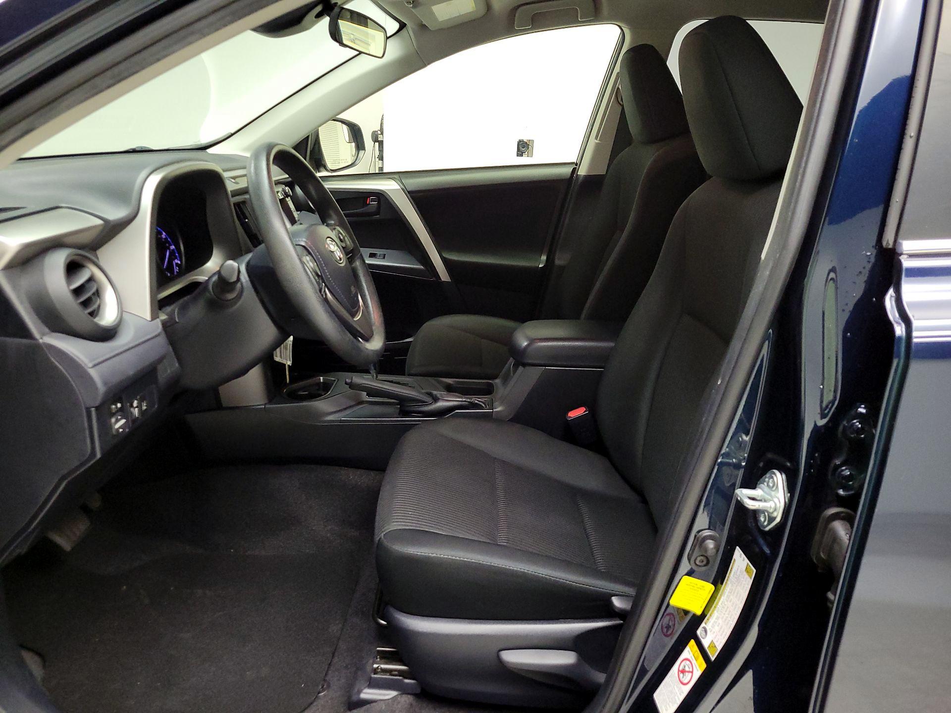 Thumbnail: 2018 Toyota RAV4 - 9
