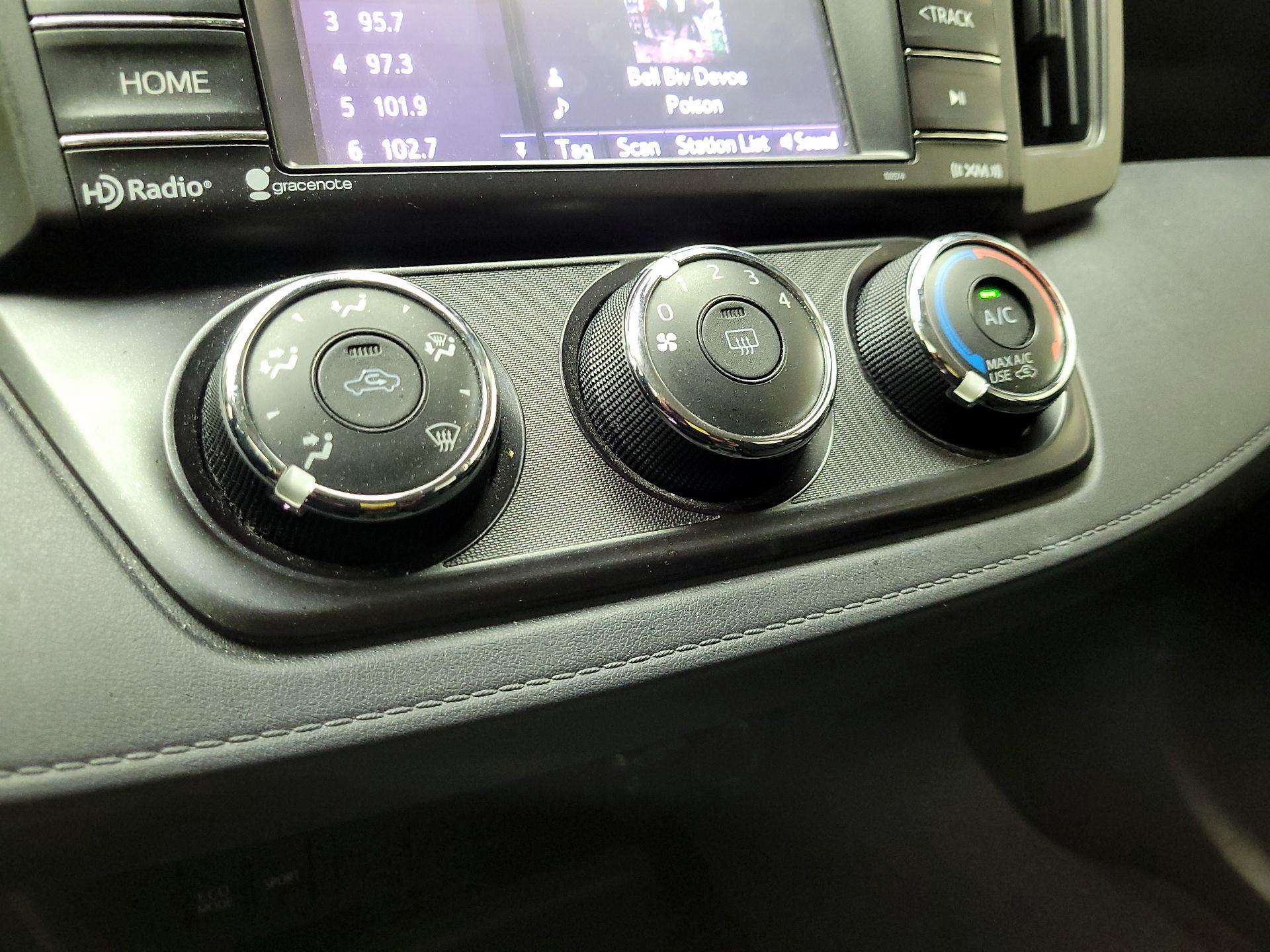 Thumbnail: 2018 Toyota RAV4 - 14