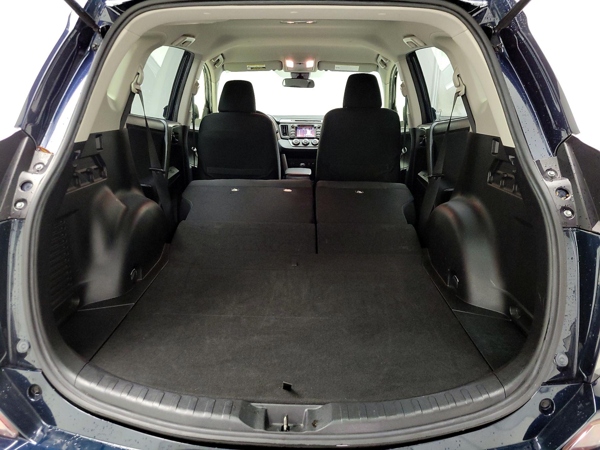 Thumbnail: 2018 Toyota RAV4 - 19