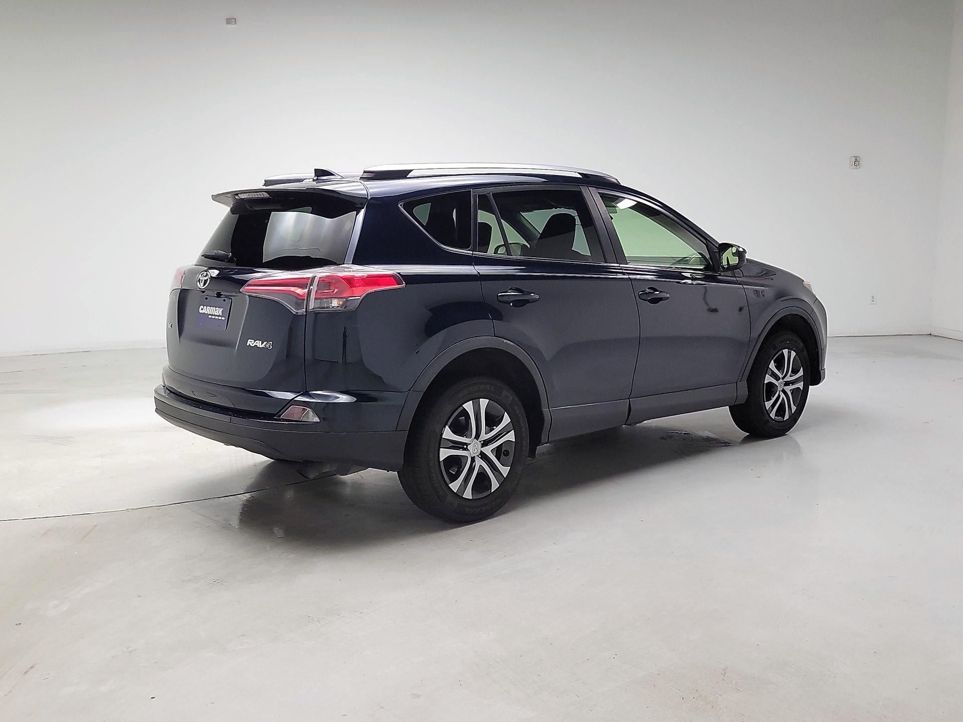 Thumbnail: 2018 Toyota RAV4 - 5