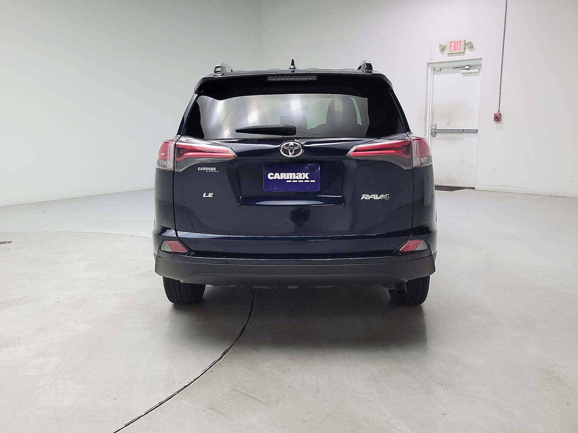 Thumbnail: 2018 Toyota RAV4 - 6