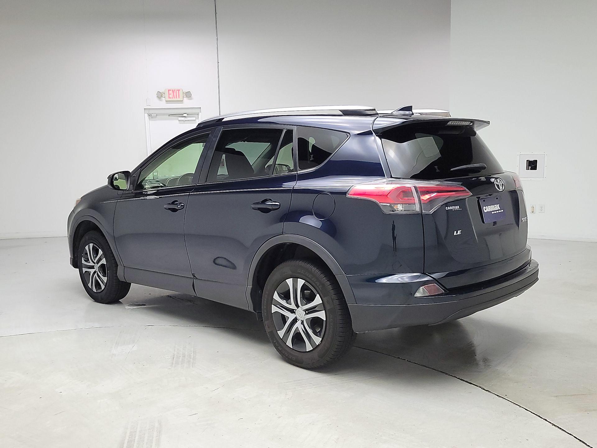 Thumbnail: 2018 Toyota RAV4 - 7