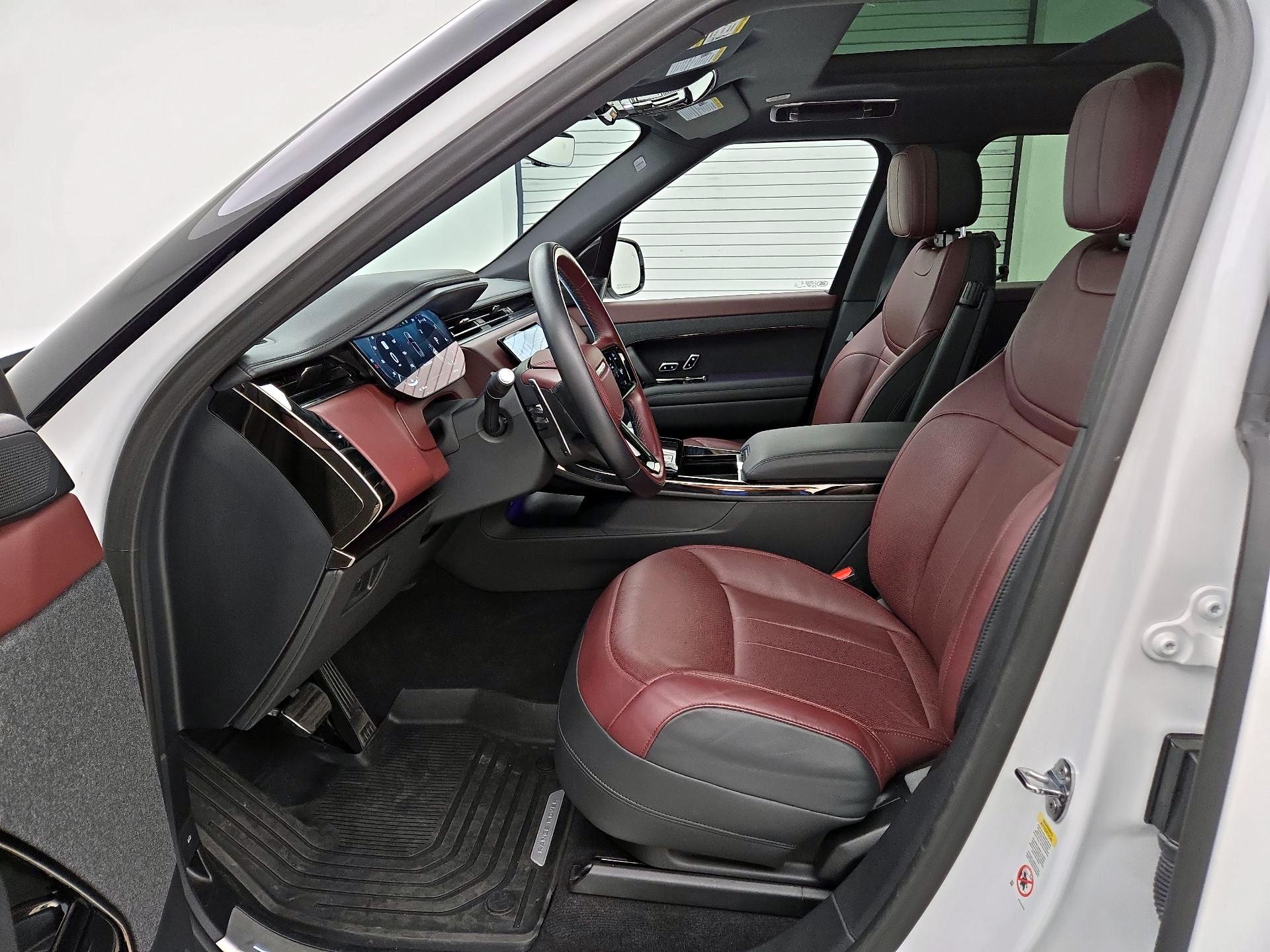 Thumbnail: 2024 Land Rover Range Rover Sport - 11