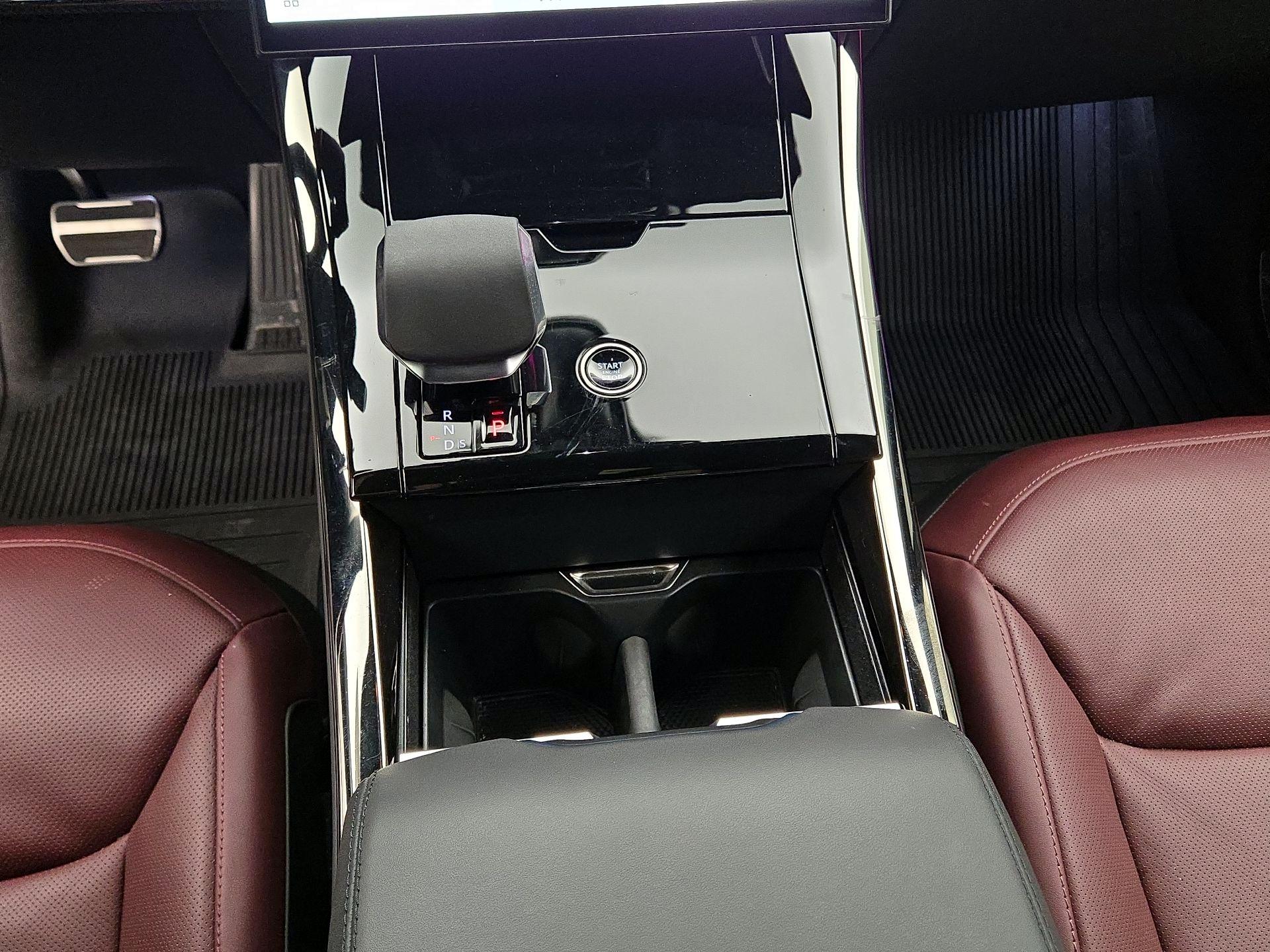 Thumbnail: 2024 Land Rover Range Rover Sport - 17