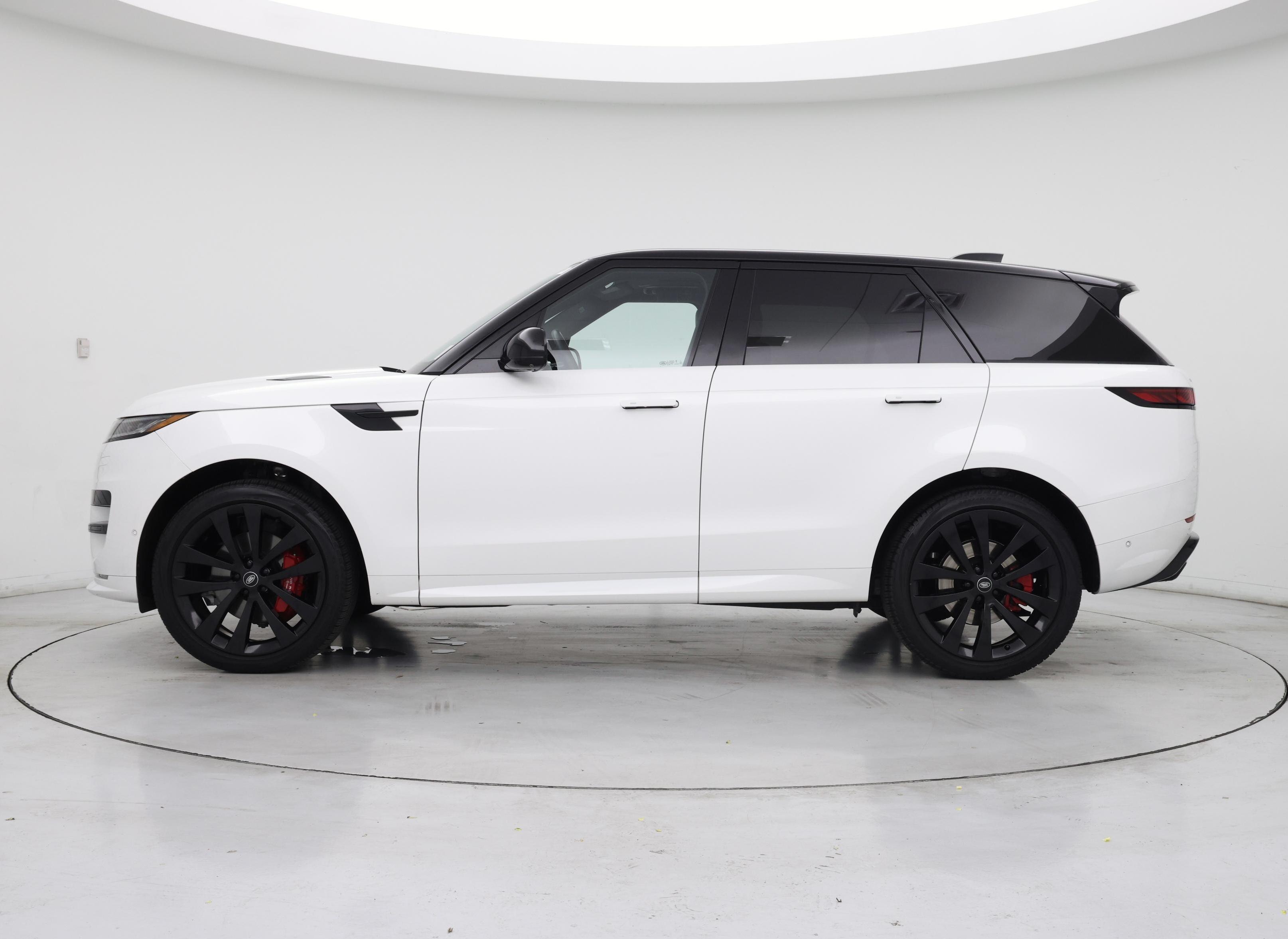 Thumbnail: 2024 Land Rover Range Rover Sport - 3