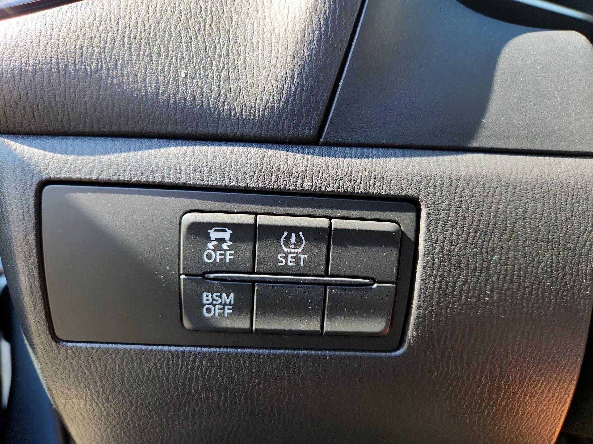 Thumbnail: 2015 Mazda Mazda3 - 11