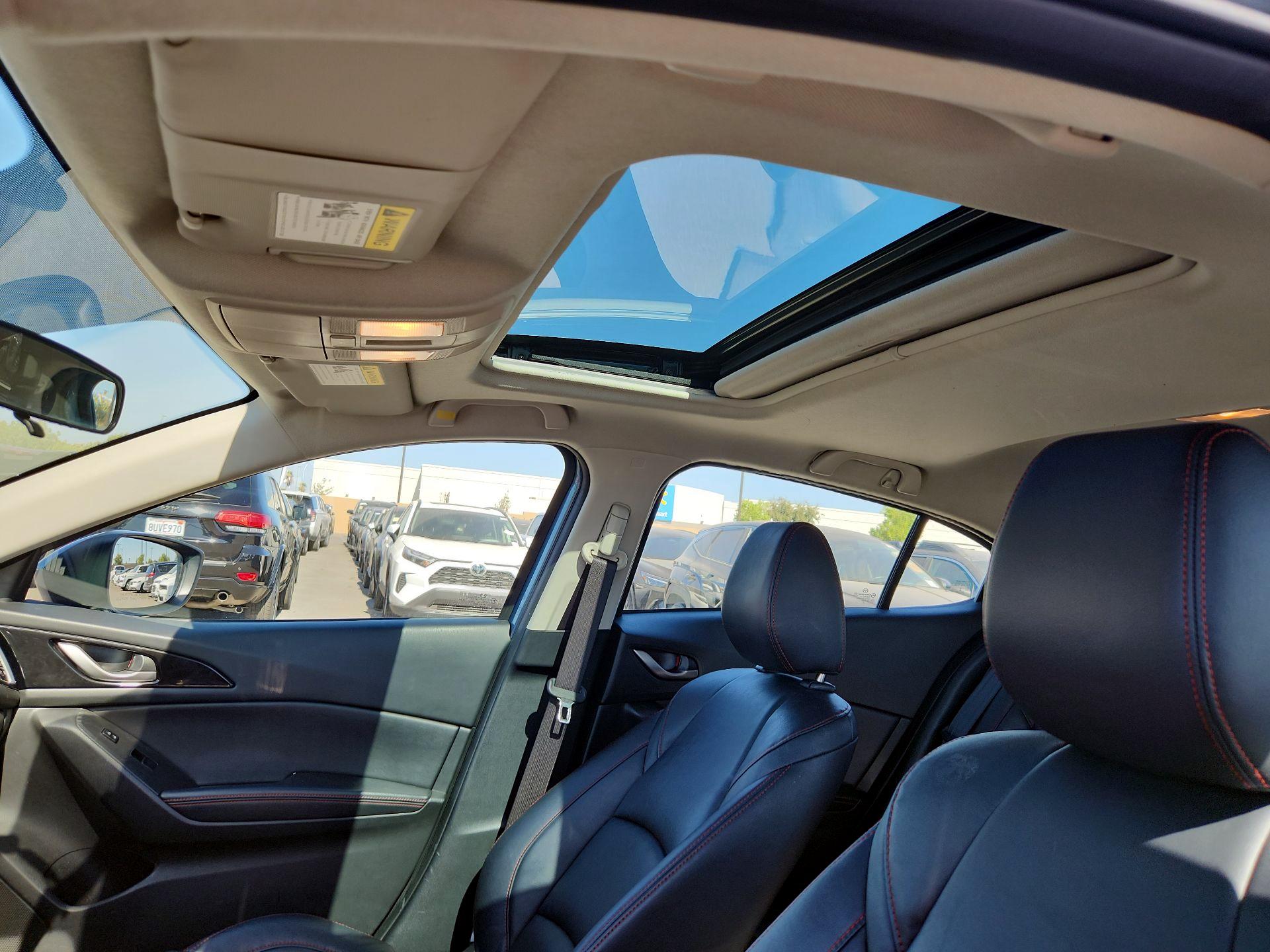 Thumbnail: 2015 Mazda Mazda3 - 18