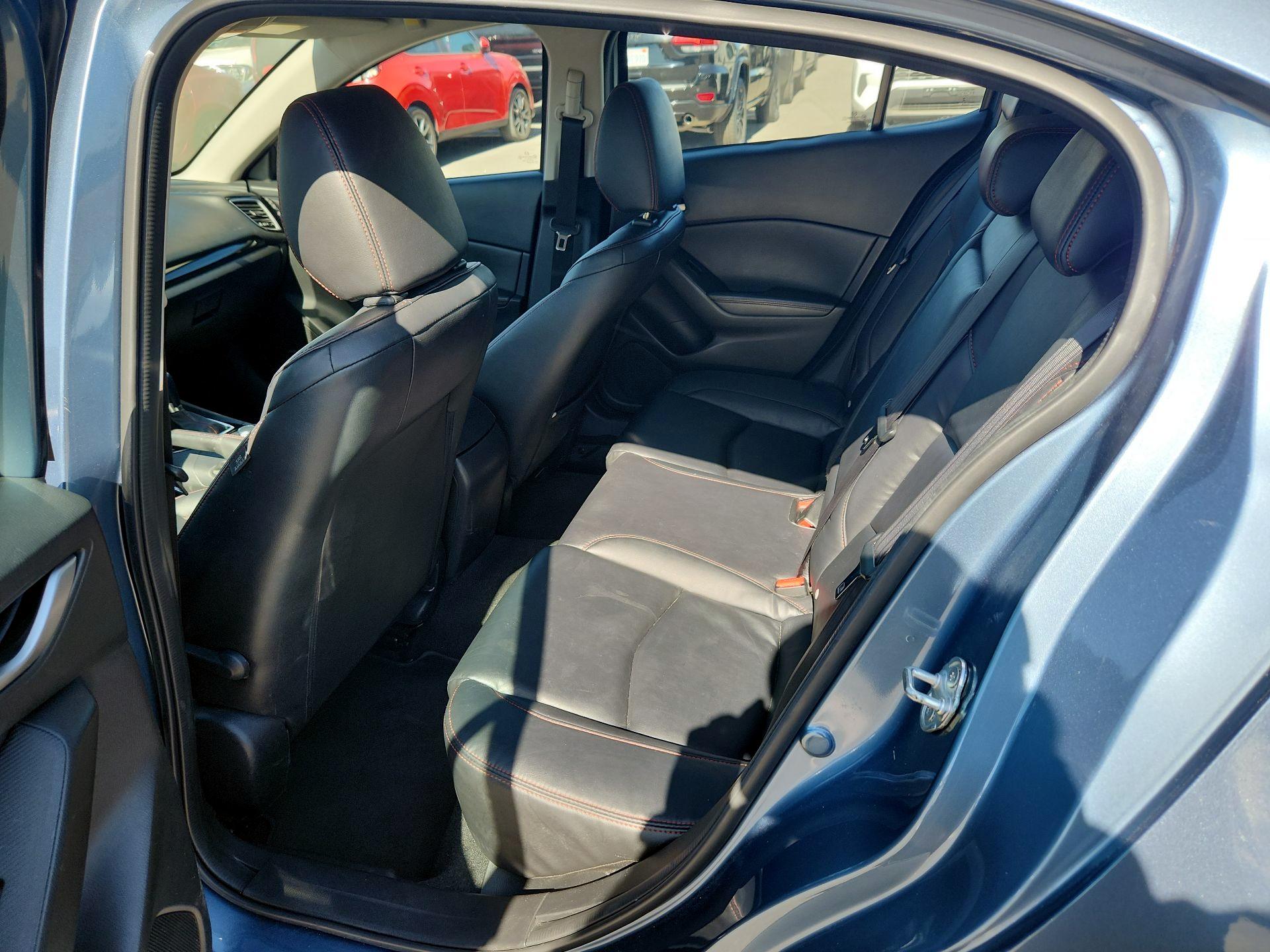 Thumbnail: 2015 Mazda Mazda3 - 19