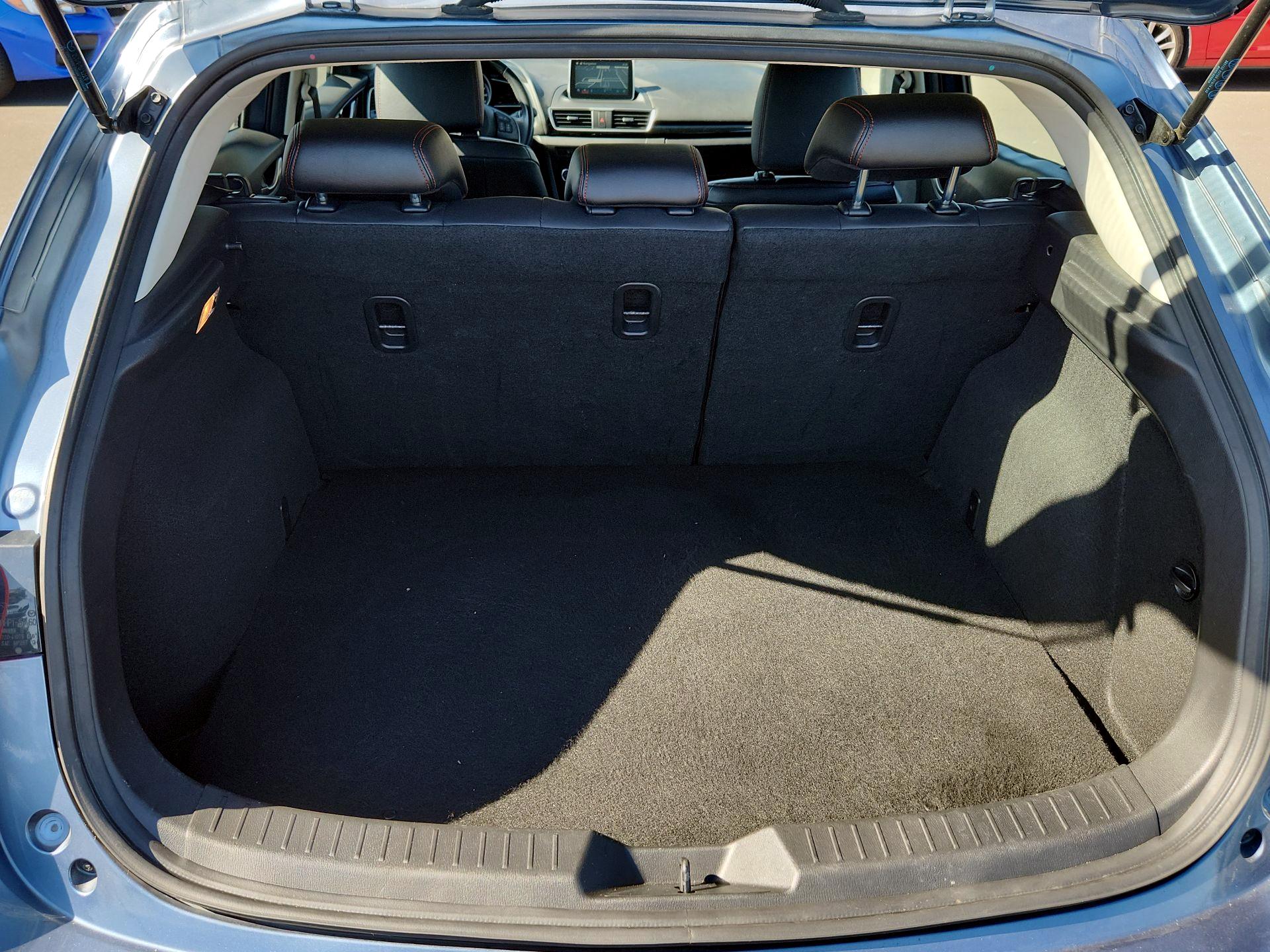 Thumbnail: 2015 Mazda Mazda3 - 20