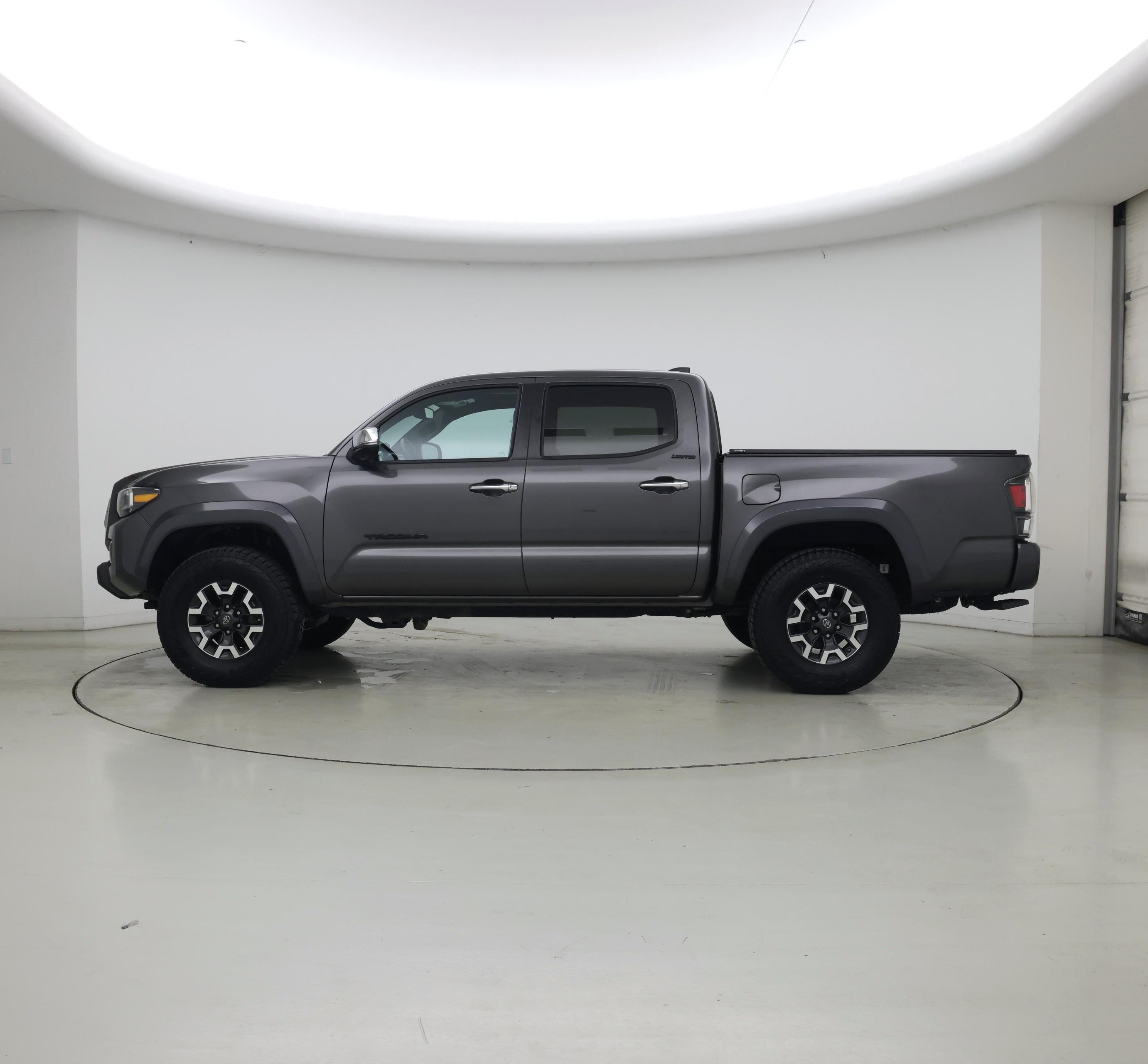 Thumbnail: 2021 Toyota Tacoma - 3
