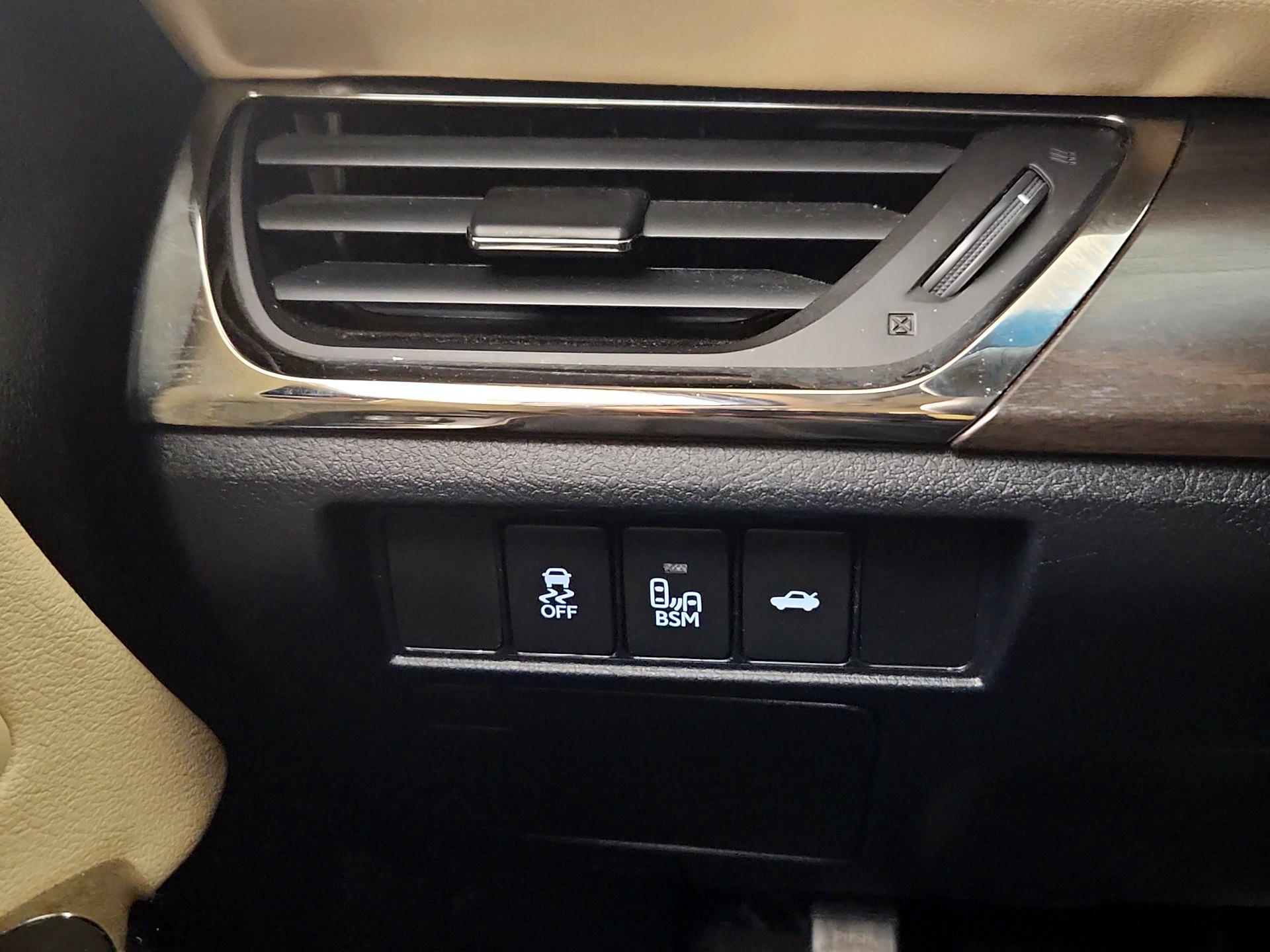 Thumbnail: 2016 Toyota Avalon - 13