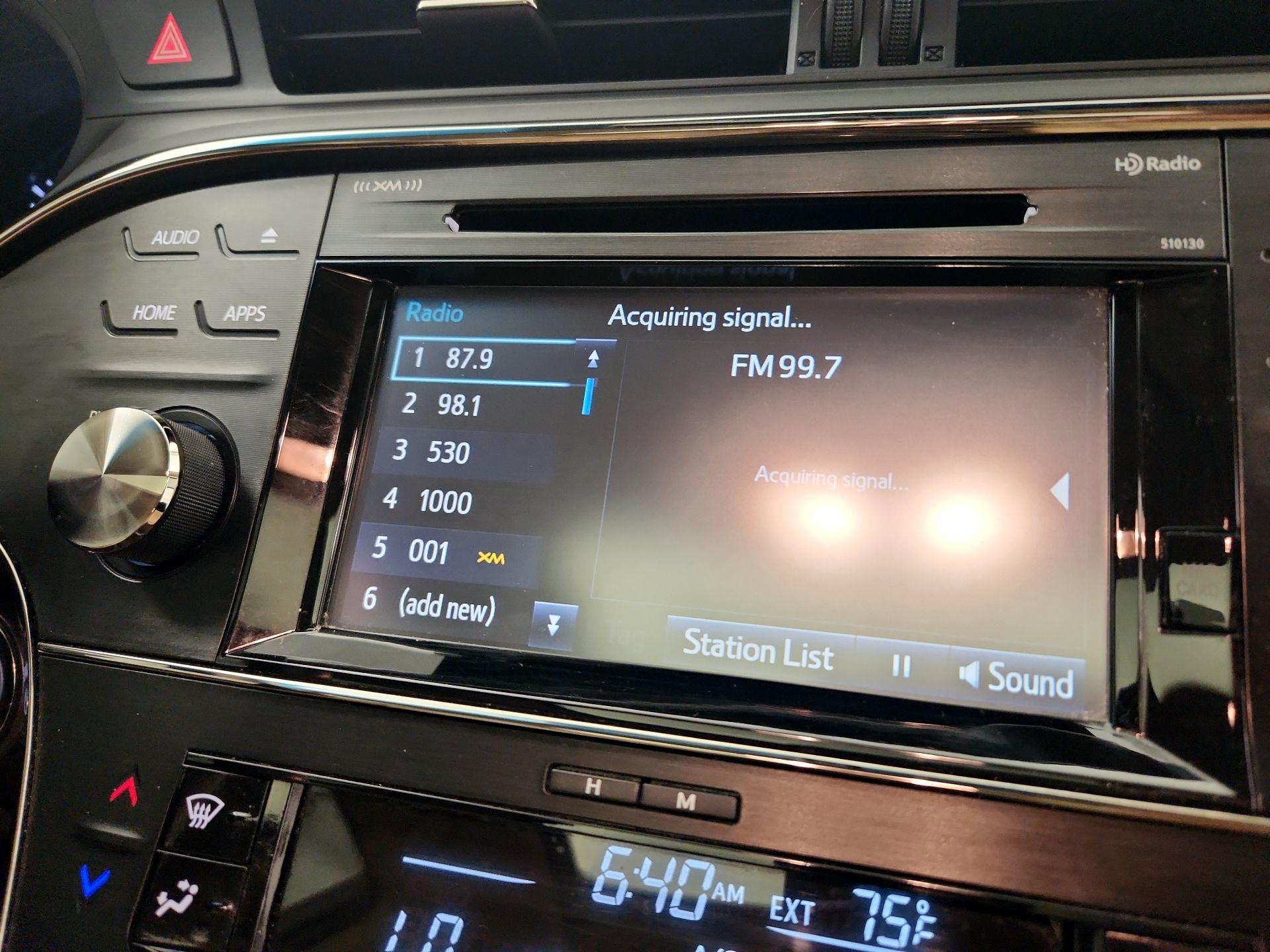 Thumbnail: 2016 Toyota Avalon - 16