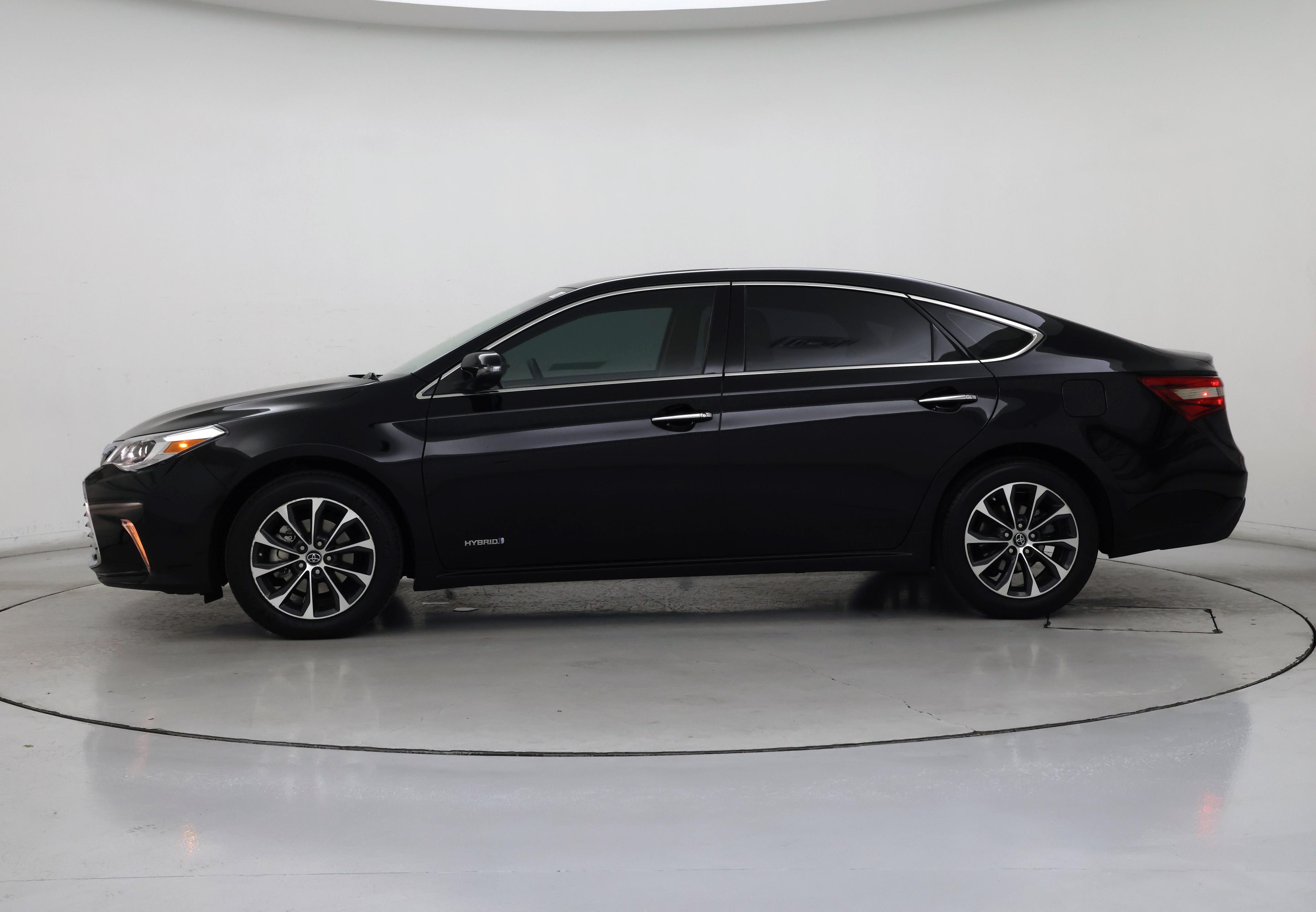 Thumbnail: 2016 Toyota Avalon - 3