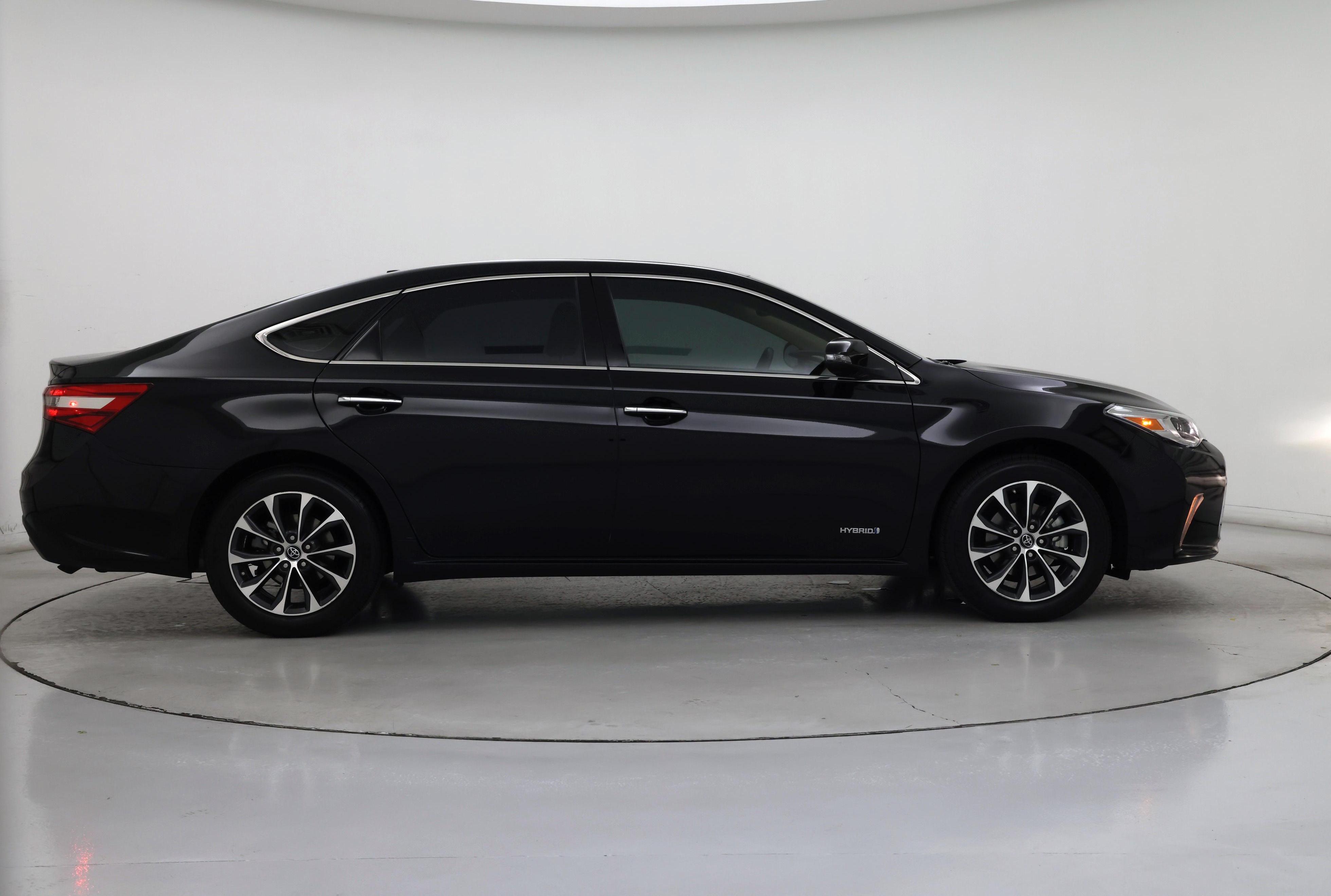 Thumbnail: 2016 Toyota Avalon - 7