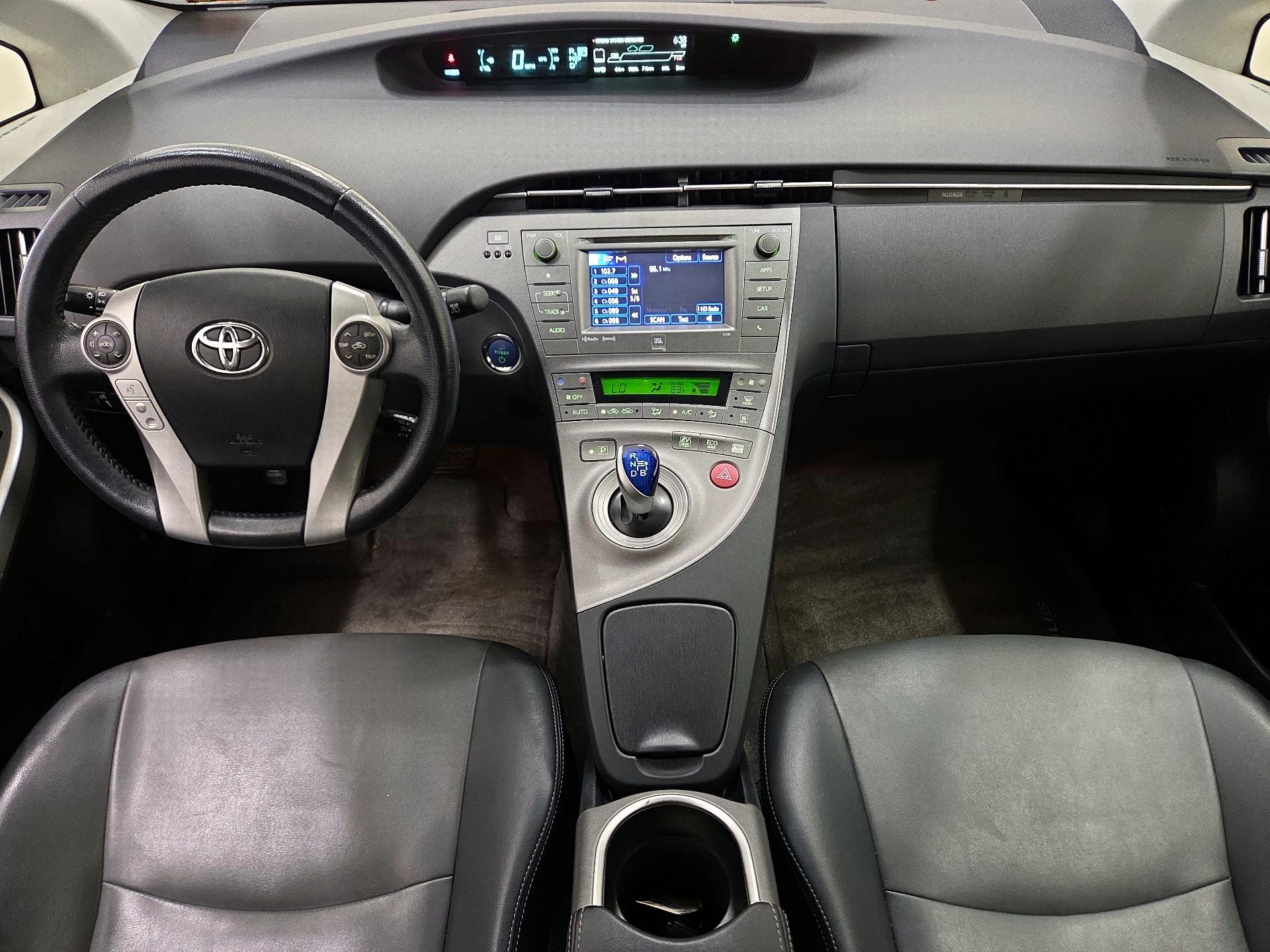 Thumbnail: 2014 Toyota Prius - 9