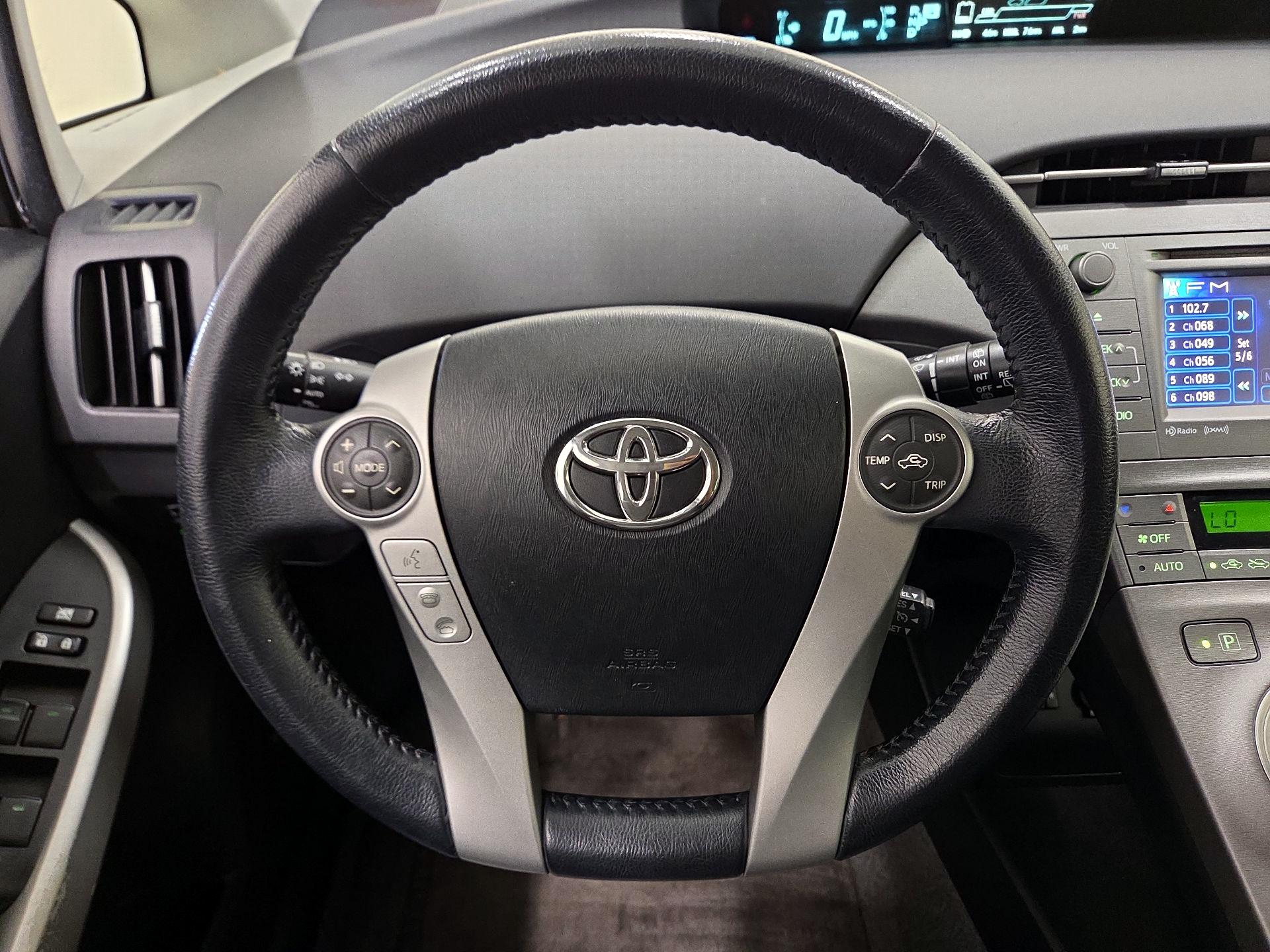 Thumbnail: 2014 Toyota Prius - 10