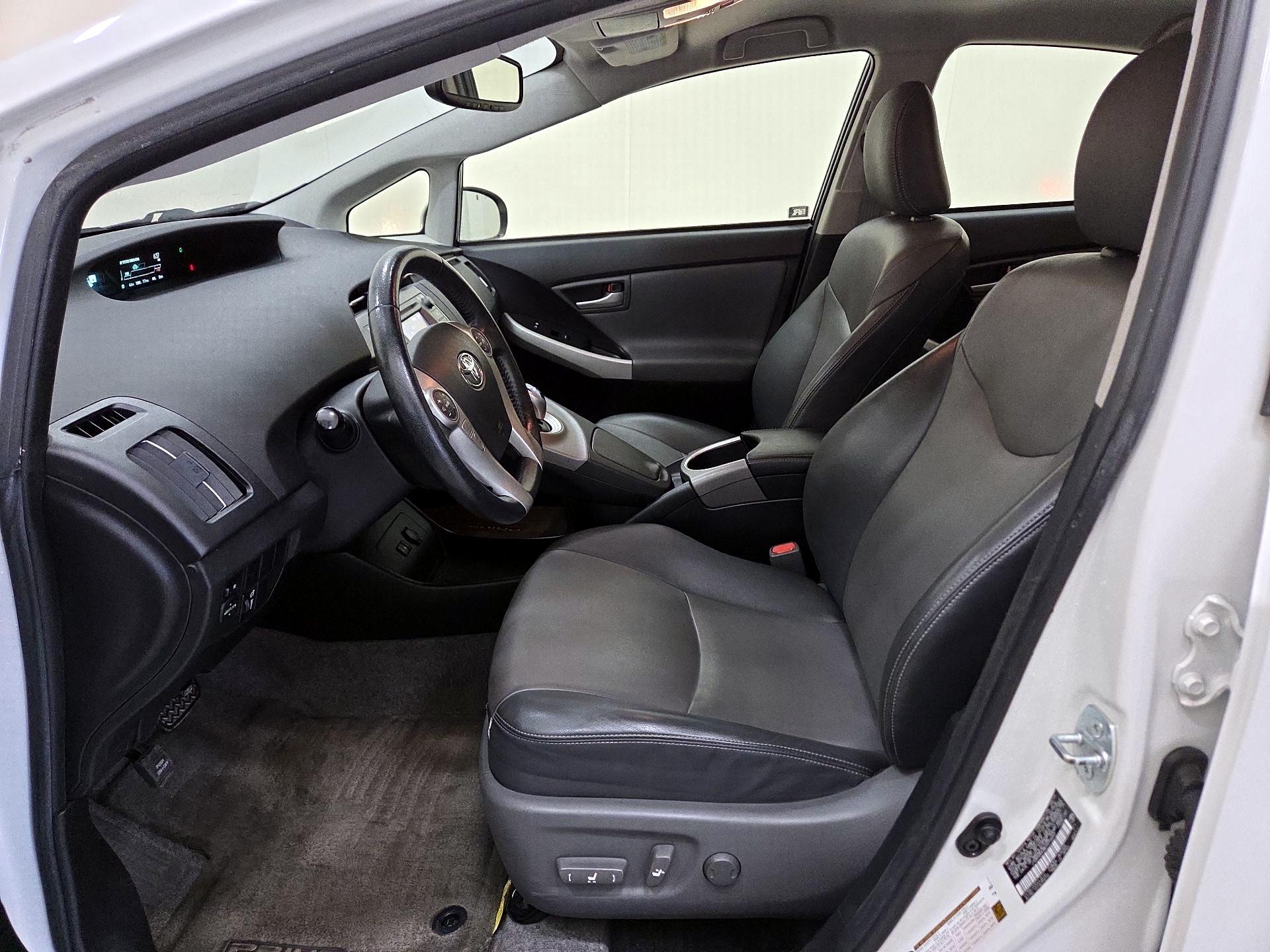 Thumbnail: 2014 Toyota Prius - 11