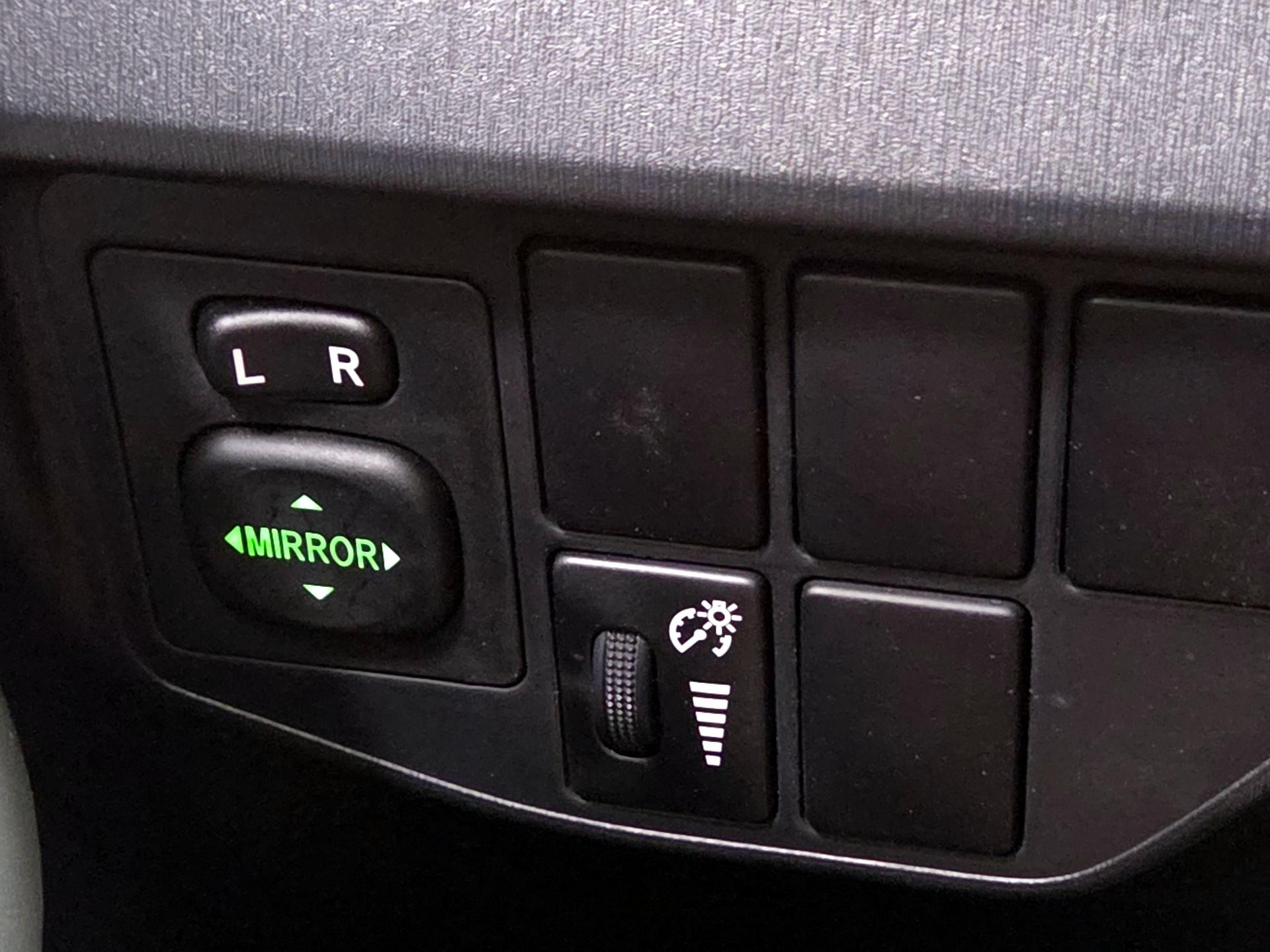 Thumbnail: 2014 Toyota Prius - 13