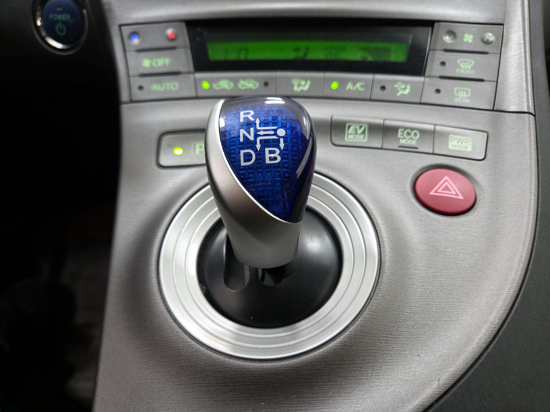 Thumbnail: 2014 Toyota Prius - 17