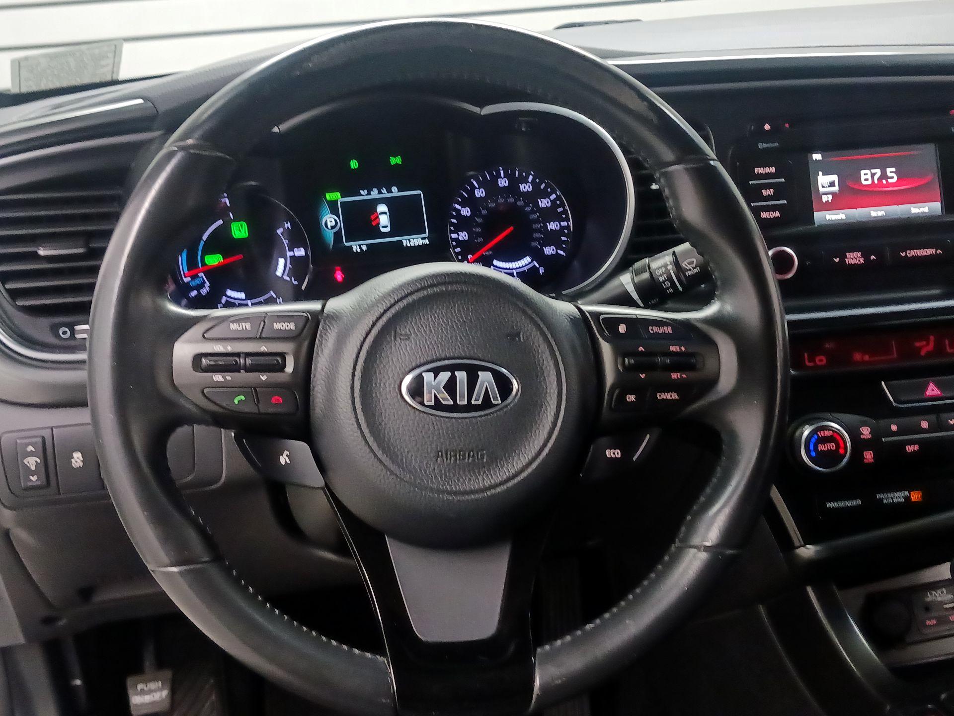 Thumbnail: 2015 Kia Optima - 10