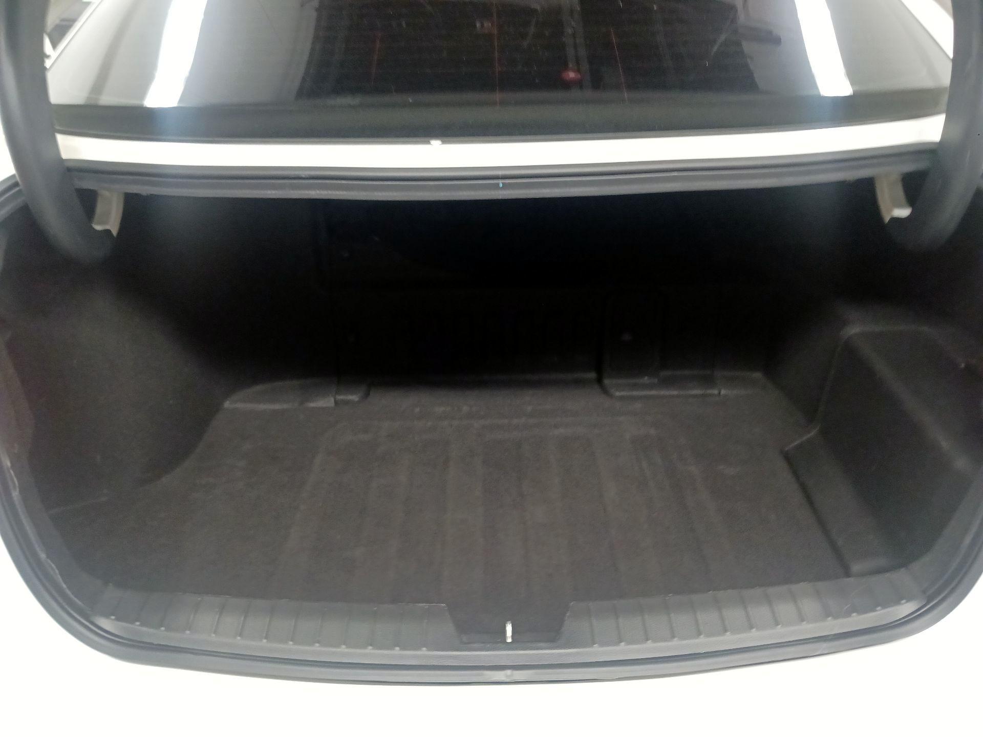 Thumbnail: 2015 Kia Optima - 16