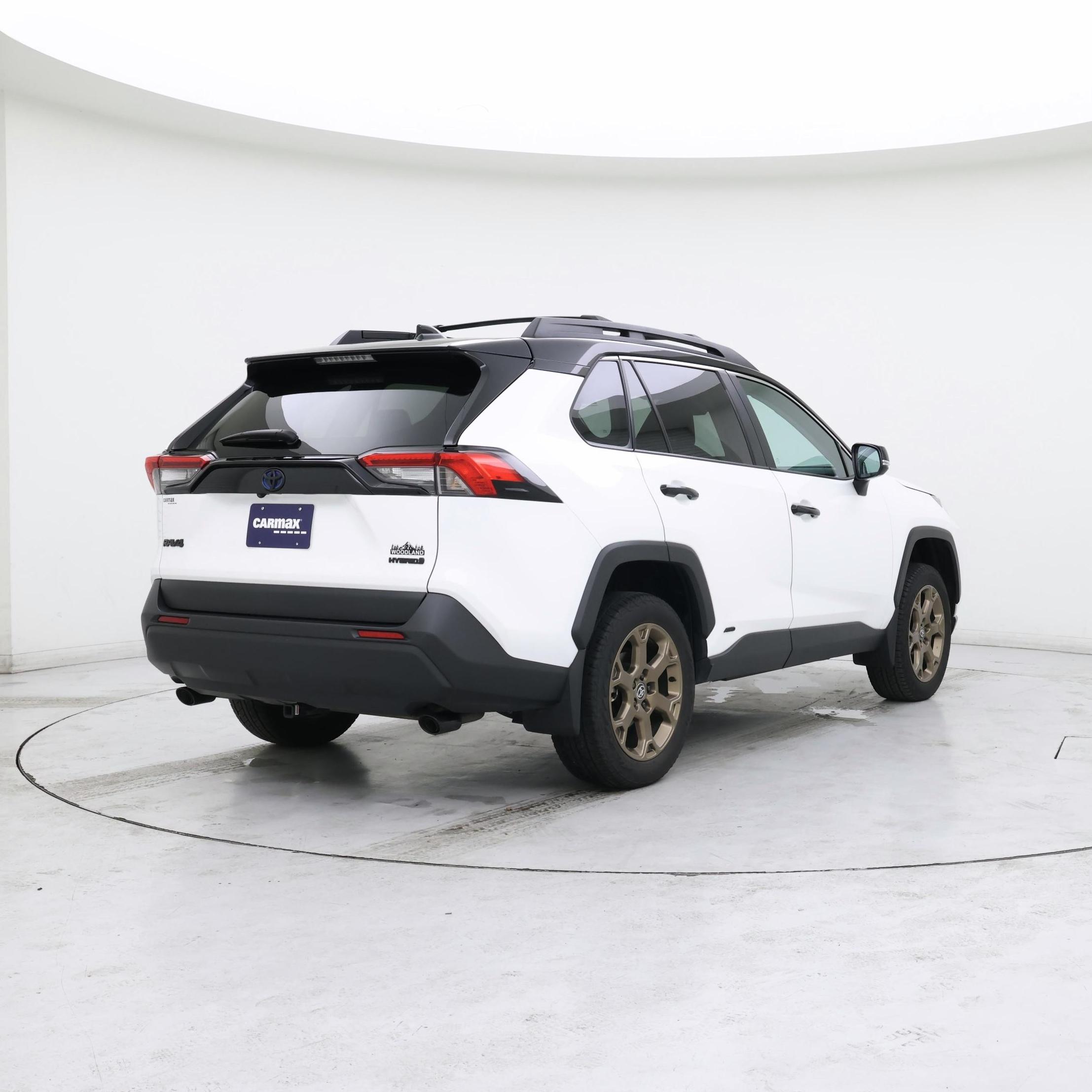 Thumbnail: 2024 Toyota RAV4 - 8